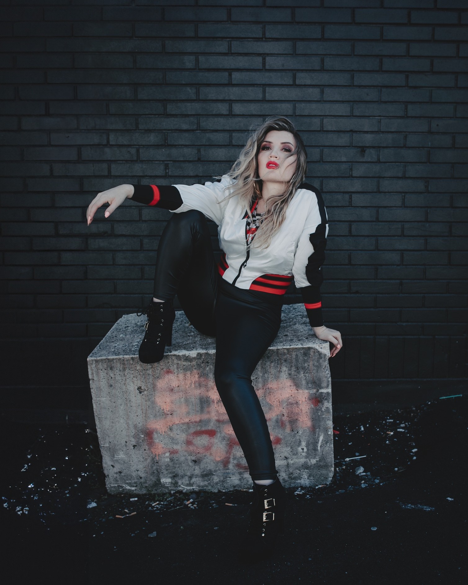 I really can't wait until we can work together again, friend! Thank you for always being someone willing to let me dig through your wardrobe and throw things together...even if it requires a CVS run or blue lipstick ?
?: @francescafinsta.jpg
.
.
.
#fashionphotography #grunge #grungeaesthetic #badbitch #throwbackedits #pnwphotographer #allentownpa