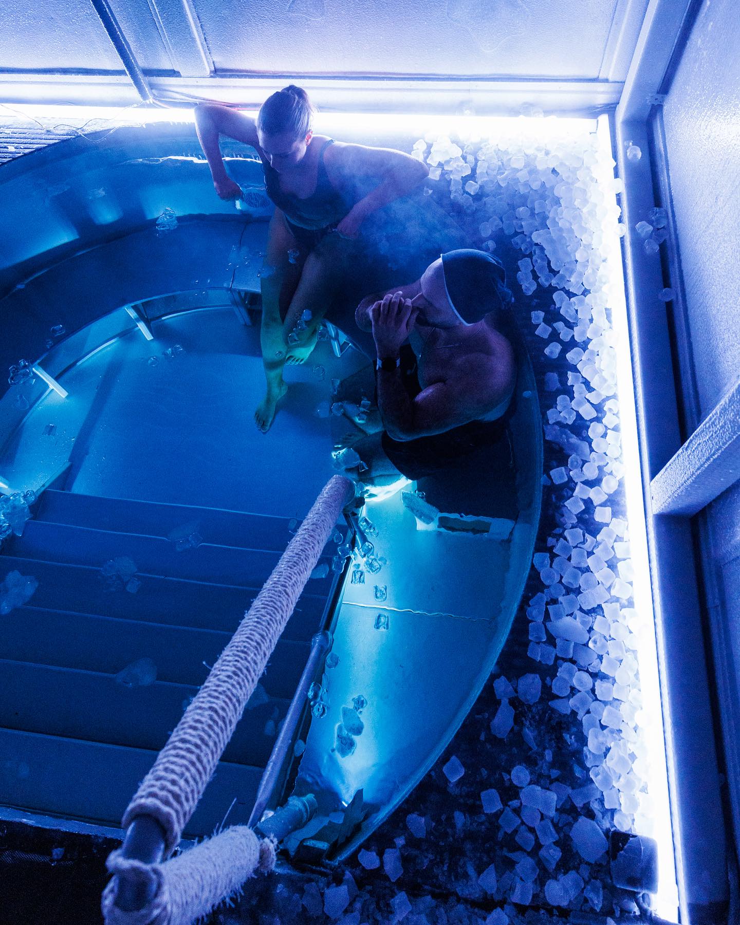 AVANTOON KESÄLLÄ? ??
Turun kupeessa Littoistenjärvellä se onnistuu! Järvelän patentoitu Pakkasparatiisi tarjoaa myös kesällä noin -10 asteen lämpötilan sekä nollan tuntumassa olevan veden. Kokemus vastaa talvista avantouintia.
Joko oot testannut?
#järvelänavanto 
#järvelä 
#avantouinti 
#avanto 
#visitlieto 
#littoistenjarvi 
#visitturku 
#visitturku❤️ 
#sauna 
#yleinensauna 
#iceswimming 
#talviuinti