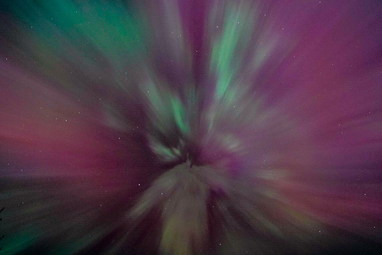 Last night I experienced feeling that I was in the drivers seat on a road trip and my vehicle was planet Earth. #northernlights #auroraborealis #spacetravel #space #stars #astrophotography #trippy #yourshotphotographer @sonyalpha @benrousa