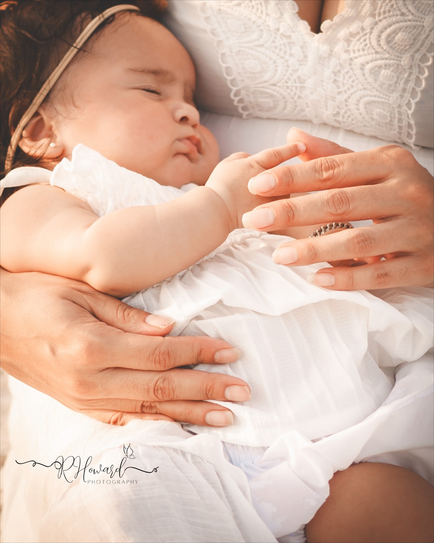Capturing a snapshot of a newborn surrounded by their multi-generational fan club? It’s like holding a tiny bundle of hope wrapped in a whole lot of love! 🥰
#newborn #memories #photography #familyportraits #RHphoto2019 #Destinbeach #Destinfl #destinphotographer #destinfamilyphotographer #fortwaltonphotographer #Sandestinphotographer #Nicevillephotographer #familyphotographer #30Aphotographer #seasidephotographer #Navarrebeach #Navarrephotographer #santarosabeachphotographer #childphotographer #seniorphotography #maternityphotographer #engagementphotographer #familyphotos #familyphotoshoot #photoglife #photographerslife #storytelling #sony