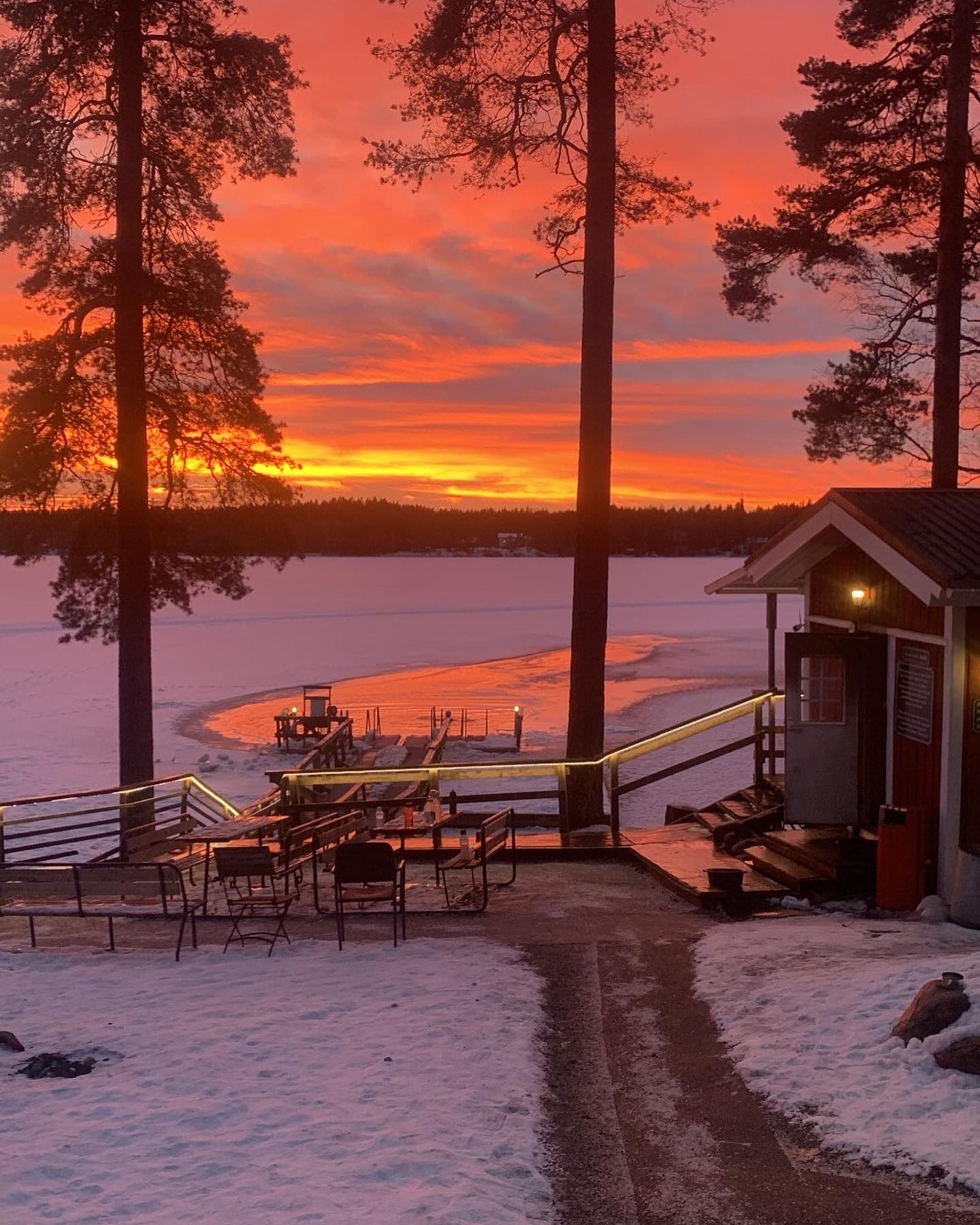 Tämän viikon auringonlaskut ?
#avanto 
#avantouinti 
#visitlieto 
#visitkaarina 
#visitturku❤️ 
#turku 
#sauna 
#iceswimming 
#finnishsauna 
#järvelä 
#finland 
#talvi