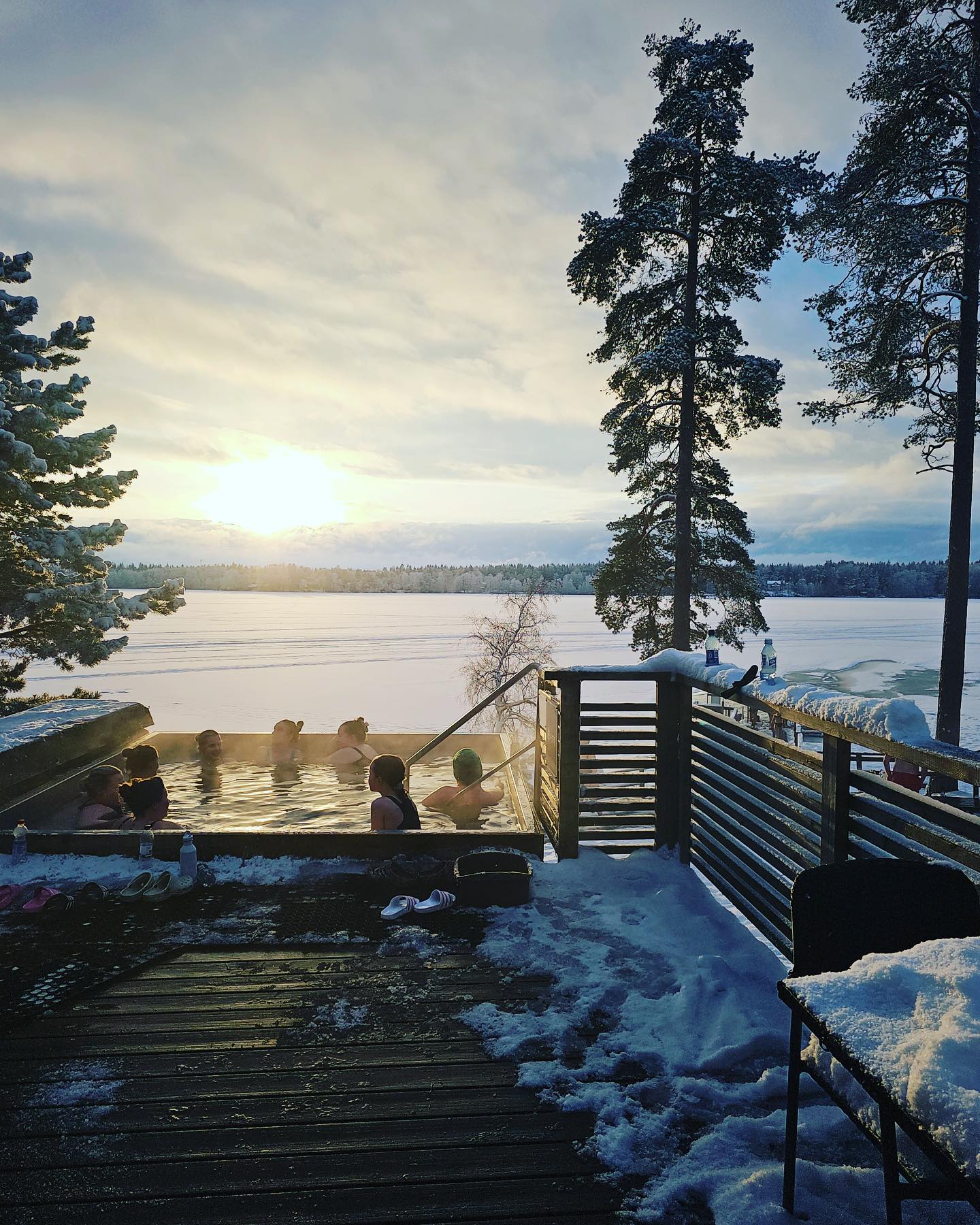 JOULUN JA UUDEN VUODEN AUKIOLOAJAT:
22.12 klo 06-22
23.12 klo 12-22
24.12 klo 8-13 ilmainen joulusauna (ainostaan ennakkovarauksella, TÄYNNÄ)
25.12 klo 10-22
26.12 klo 10-22
27.12 klo 06-22
28.12 klo 10-22
29.12 klo 06-22
30.12 klo 12-22
31.12 klo 12-22
1.1.2024 klo 10-22
Tervetuloa! ❤️
#avantouinti 
#avanto 
#visitturku❤️ 
#visitlieto 
#visitkaarina 
#joulusauna 
#sauna 
#kylmäuinti 
#turku 
#visitturku 
#jouluaatto