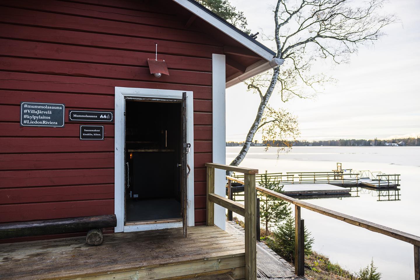 Joululomalla Mummolaan? ?
#avantouinti 
#avanto 
#joululoma 
#mummola 
#visitturku❤️ 
#lieto 
#vanhasauna