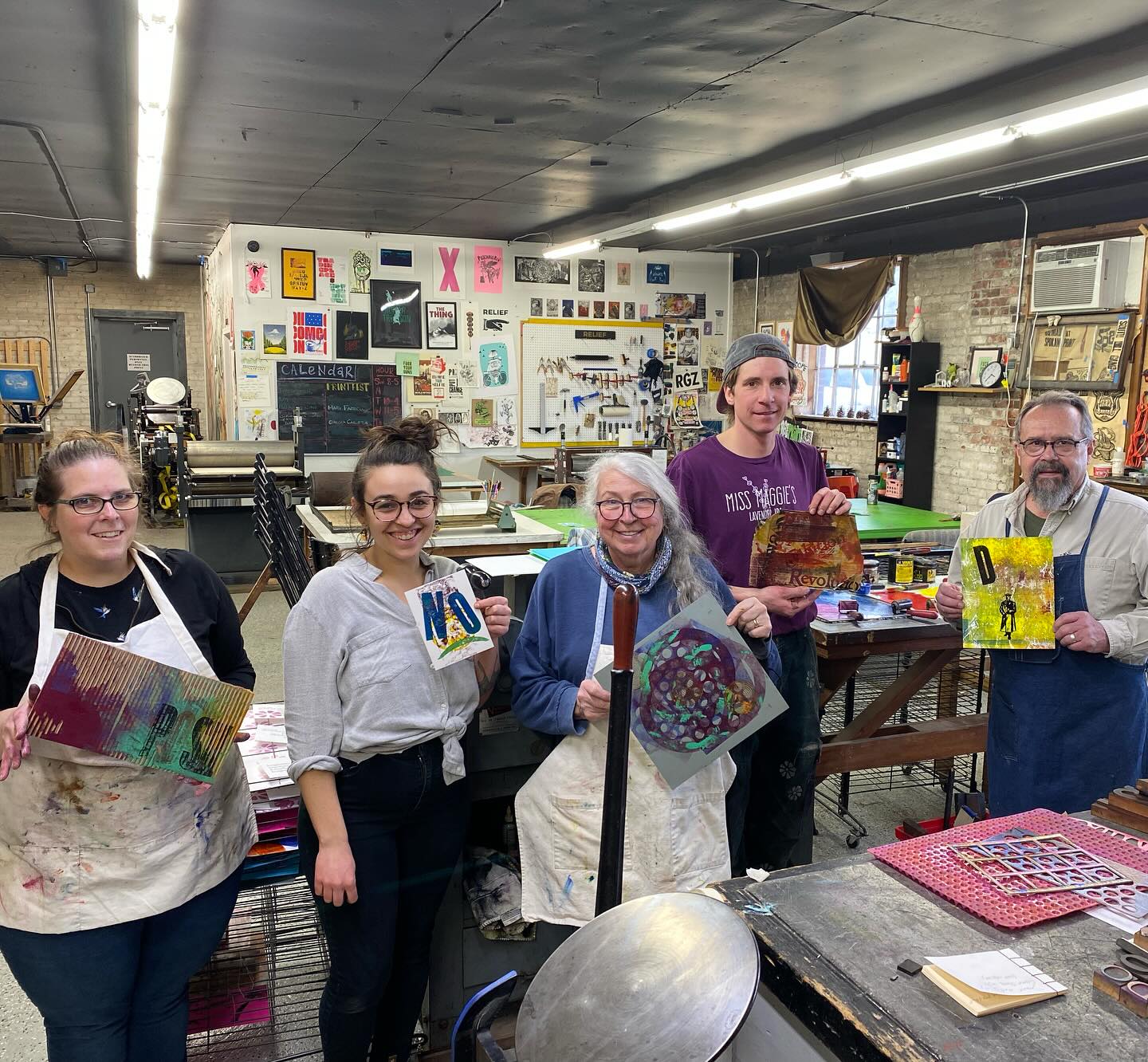 Good inky day with the letterpress monoprints class! 
.
.
.
#letterpress #letterpressprinting #monoprints