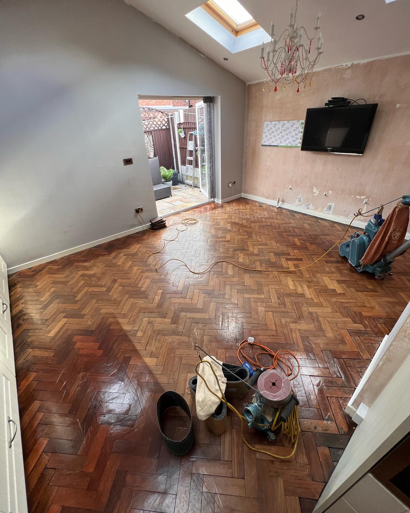 A Parquet floor saved from being ripped up and replaced. Sanded, filled and sealed to look great again for many years to come ?
#pinefloors #pineflooring #floorsanding #floorsander #floorrepair #originalfloorboards #originalfloors #naturalflooring #parquet #parquetfloor #parquetflooring #originalfloorboards #homeimprovement #homeimprovements #homeimprovementprojects #renovationproject #renovation #mcr #sanding #sandingwood
Floor Sanding ☑️
Floor Laying ☑️
Floor repairs ☑️
Free quotations ☑️
5 Star google reviews ⭐️
? : 07721710499
? : uniquefloorfinishes@outlook.com
? : www.uniquefloorfinishes.com
? : unique floor finishes on google