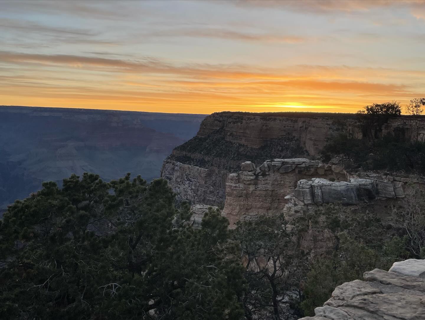 To the sun from the Grand Canyon from the south rim and Bryce National Park. Celebrate the longest day of the year and the beauty of light. Hello to summer with a dose of vitamin D today. It’s hot so bring your water and do a sun salutation outdoors. 😎🙏🏼🌞 Be grateful to all who share their light with you each day. A new beginning awaits…. @grandcanyonnps @brycecanyonnps_gov @taucktravel @dhyana_yoga_arts @ro