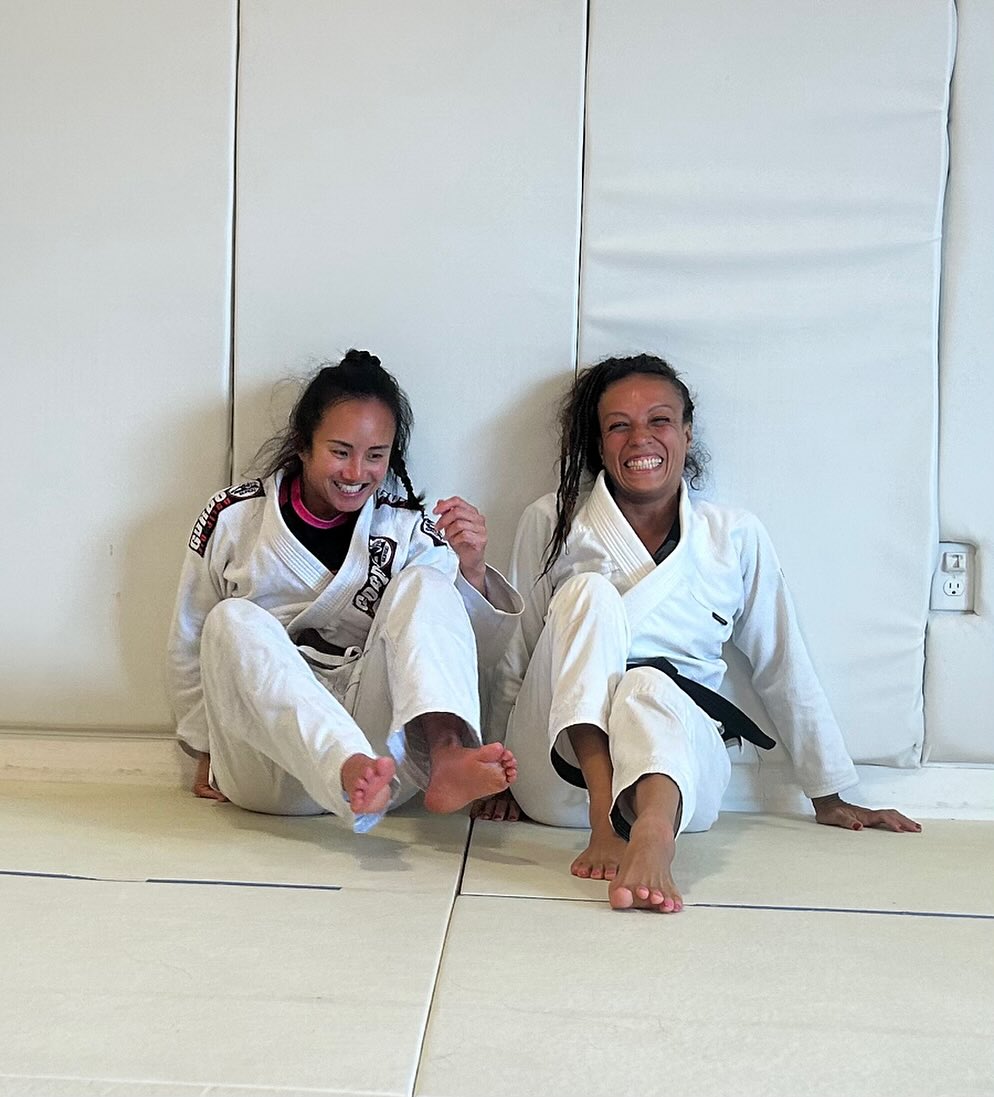 Thank you Aline at @checkmatkiheijiujitsu for the great session and tips today! It was wonderful to get a chance to roll with a black belt female my size; I learned so much!
#rehabontap #bjj #jiujitsu #bjjlifestyle #girlsingis #holidaytrainingsession #hawaiibjj