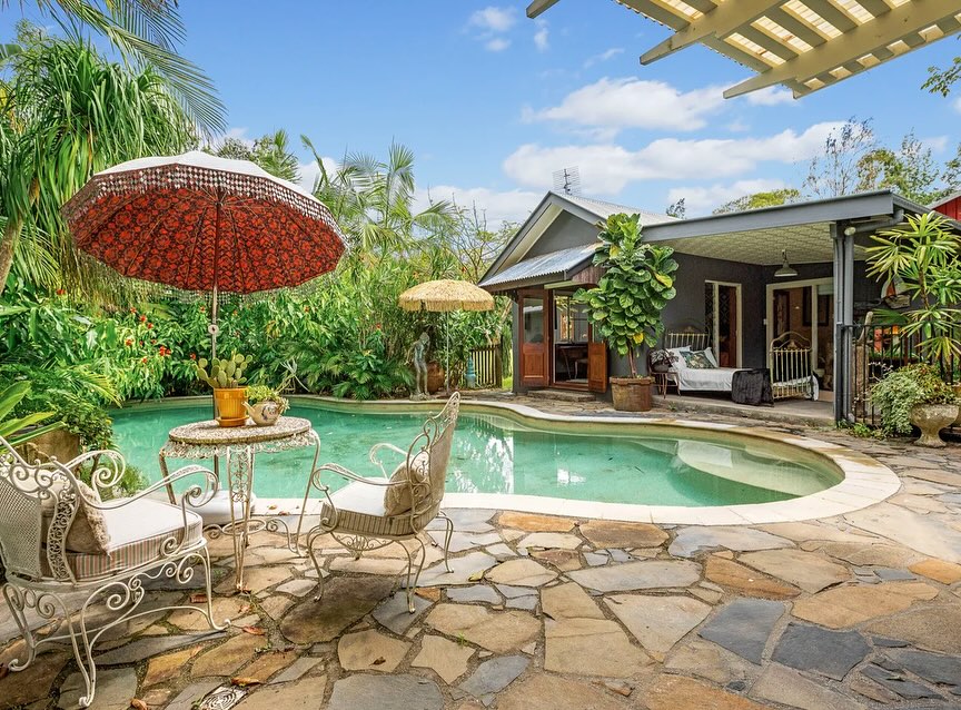 What a property! A stones throw from Mullumbimby and with plenty of acres to feed your horses or just soak up the views!
#byronbaybuyersagent #buyersagentbyronbay #northernriversbuyersagent
#byronbuyersadvocate #byronbaylifestyle #hinterlandpropertysearch #lifestyleproperties #mypropertysearch #byronbay #realestateadvice #luxuryrealestate #homesweethome #buyersagent
#banorapointbuyersagent #casuarinabuyersagent
#tweedcoastbuyersagent
#tweedcoastproperty
#southgoldenbuyersagent #federalbuyersagent #casuarinabuyersagent #banorapointbuyersagent #byronbaybuyersagent #mullumbimbybuyersagent #oceanshoresbuyersagent #myocumbuyersagent #ewingsdalebuyersagent #ruralpropertyspecialist
#byronbaybuyersadvocate #kingscliffbuyersagent #Brunswickheadsbuyersagent #felicitymackenziebuyersagent