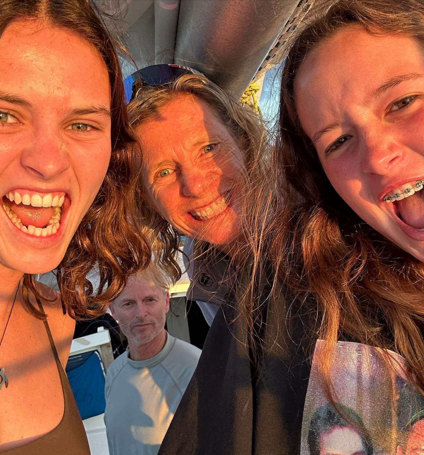 Summer holidays on the Sea - swimming, sunsets, snorkelling, sailing, showering, sharks, scruffy, sunblock, seashells it was Swell ??
Ha ha that was tacky but I am
Smiling.