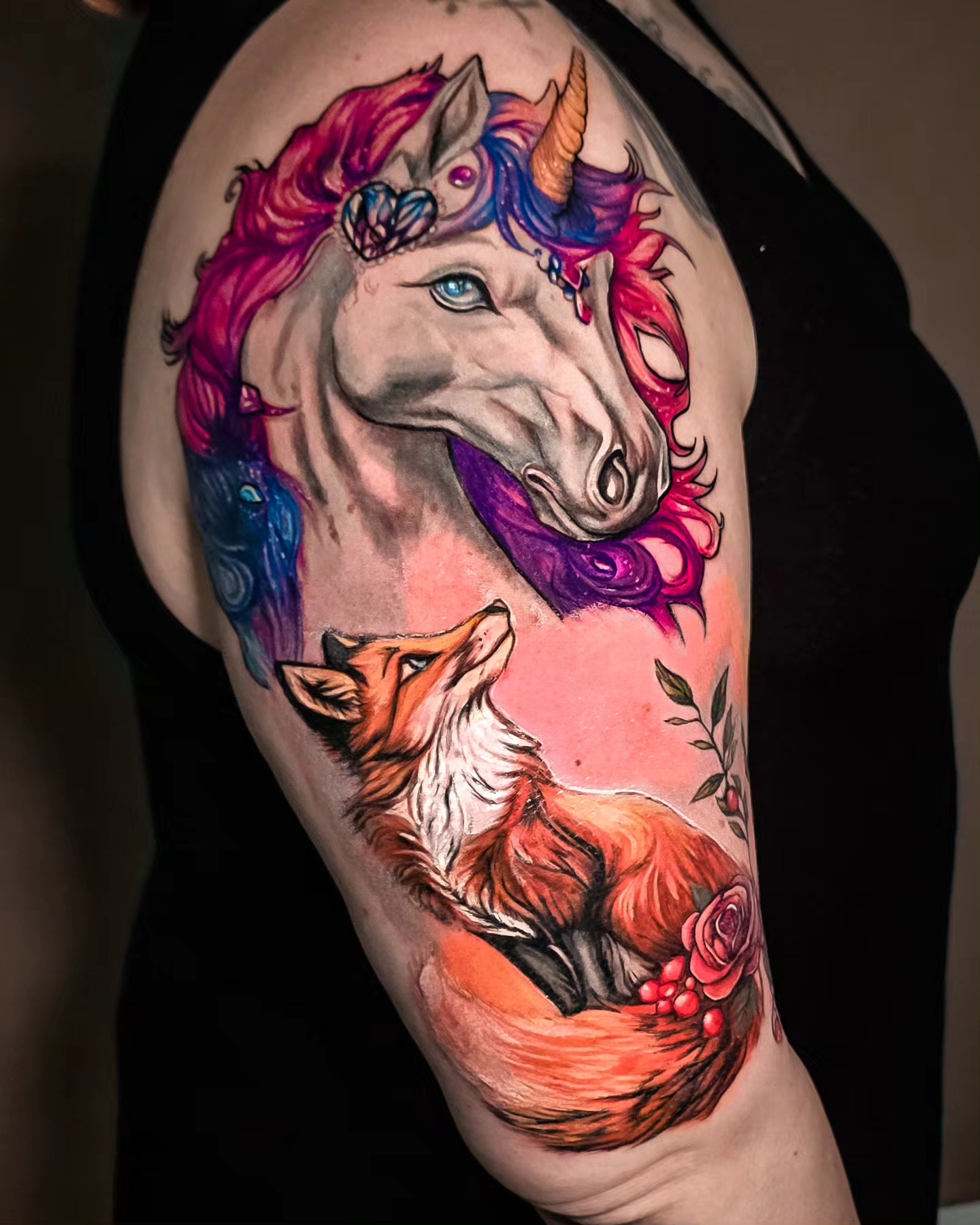 Projecto criado para uma amiga muito especial ?. Tatuado pela @dami_tatts
#tattoo #tattooer #tattoolife #tattooart #colortattoo #color #fullcolor #fox #foxtattoo #unicor #unicorntattoo #setubal #tattooshop #ink #inkfamily