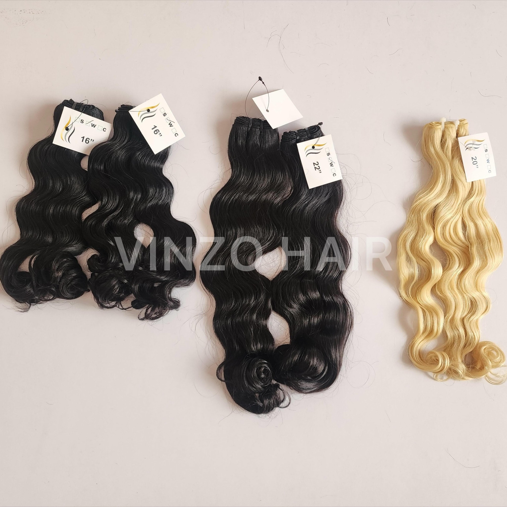 Natural Wavy Hair in their original color and Blonde Wavy Hair, our blondes are healthy and soft as we use a safe and long coloring process without damaging the hair :)
#vinzohair #vinzoindianhair #vinzowavyhair #vinzoblondehair #wavyhair #blondehair #613 #613bundles #613blonde #613blondehair