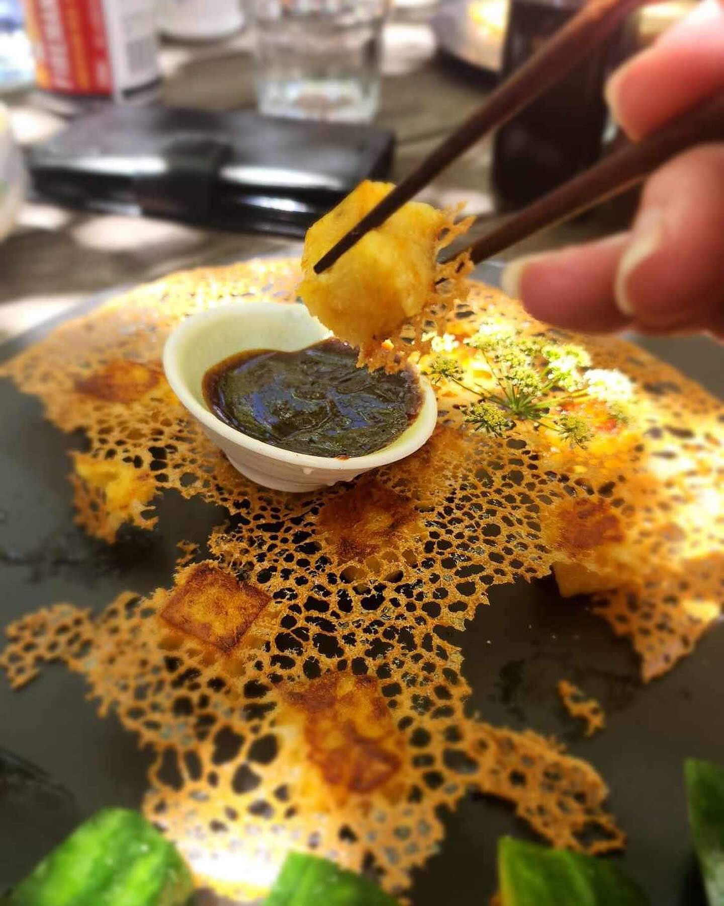 Book a table this weekend in our Cantina or courtyard and enjoy our yum cha inspired dining experience while taking in the stunning views from blueberry hill. Open Friday, Saturday & Sunday, 11am to 3pm. Further details in bio.
📸@klkeyephotography
#blueberries #dumplings #asianfood #wine #tart #seymourvictoria