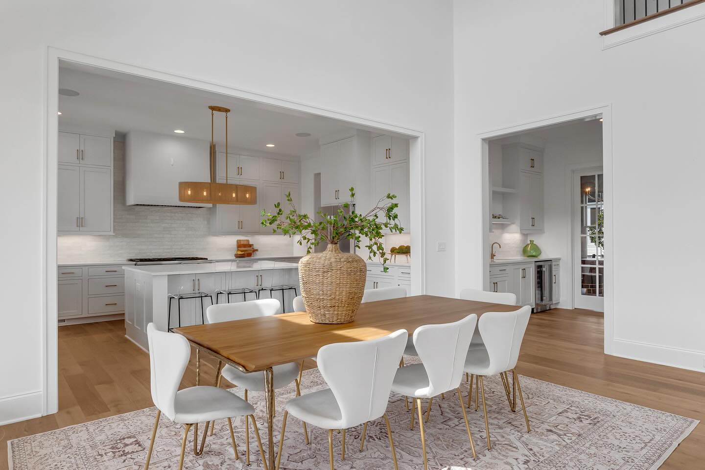 Coming soon!
This Nashville home is crafted timeless architecture, a true sanctuary of light and space built by Legend Homes. Floor-to-ceiling windows flood the rooms with natural light, creating a seamless flow from the kitchen and dining area to the living space, all open to a large serene covered patio.
Did this just become your dream home too?🥹
#nashvillerealtor #nashville #nashvillehomes #NashvilleRealEstate #ChattanoogaHomes #TennesseeRealEstate #NashvilleHomeStaging #ChattanoogaRealEstatePhotography #NashvilleRealEstatePhotography #MusicCityHomes #chattanoogarealestate