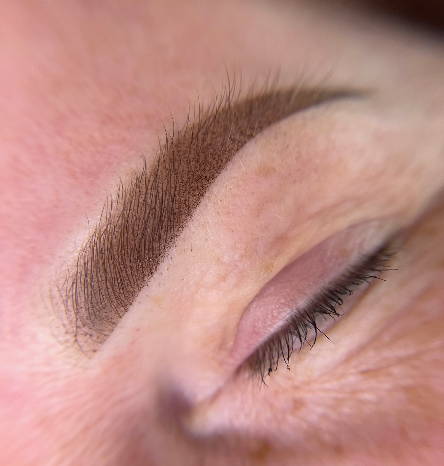 .? ݁ ˖ soft ombre powder brows!
Na genezing zal het resultaat nog zachter en natuurlijker zijn.
▸ Poedertechniek is geschikt voor alle huidtypes
▸ Resultaat 1,5 - 3 jaar
▸ Pigmentkleur wordt persoonlijk voor jou samengesteld
De kleur wordt nog lichter, zachter en natuurlijker na genezing. Ook zal de warmte er nog uittrekken.
⠀⠀
▹ www.thebrowboutique.nl
? Er zijn nog enkele plekken vrij in sep.
Wees er snel bij en boek je behandeling via de website.⠀⠀⠀⠀
▹ +31639345911 ⠀⠀⠀⠀⠀⠀⠀
(ook te bereiken via WhatsApp)
#powderbrows #ombre #ombrebrows #pmu #permanentmakeup #aalsmeer #eyebrows #browsonfleek #browbar #archaddicts #amsterdam #microblading #labina #permablend #spmubrows