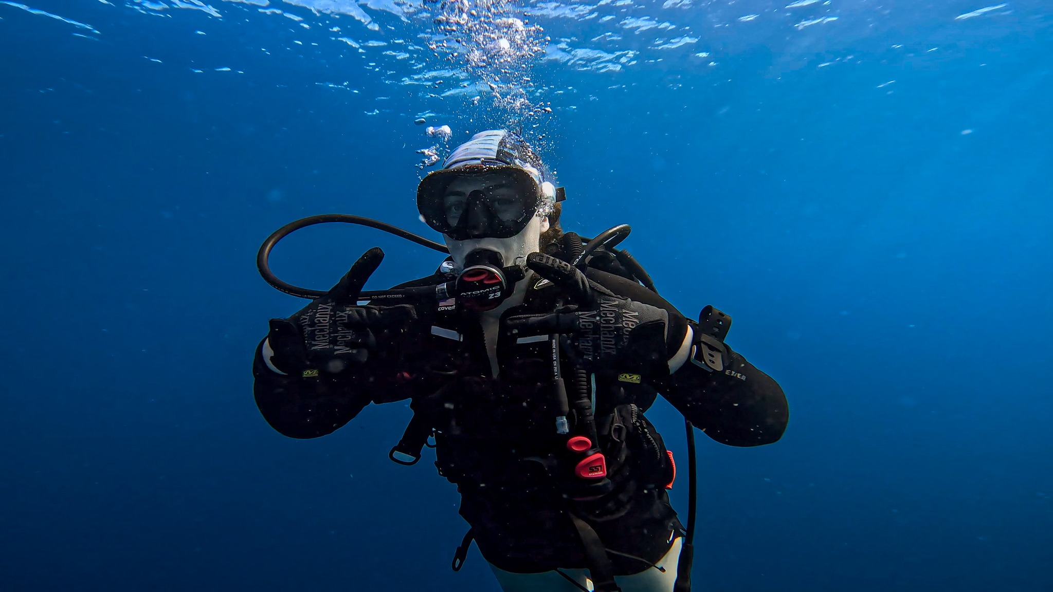 🐟🐠Congratulations Amber on completing your NAUI Basic Open Water & NITROX certification & helping to change out the Marine Science Foundation CTD Persistent monitoring sensor.... you're going to be a Marine Biologist Ninja! 🥷 Can't wait for our next dive!
Walker's Dive Charters
Kent Island Scuba
#DiveNAUI #NAUIWorldwide #diveboat #RedAnchorScuba #PalmBeach #scuba #scubadive #scubadiving #diving #scubaspecialty #adventure #experience #florida #stuartfl #Jupiter #travel #Dive #summeradventures #mypalmbeach
