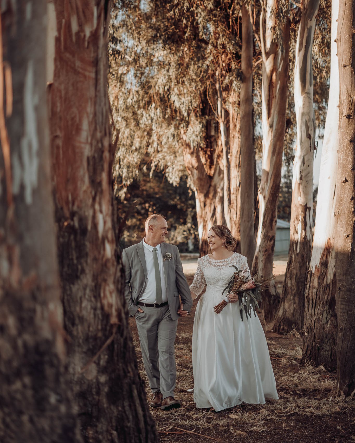 "In all the world, there is no heart for me like yours.
In all the world there is no love for you like mine."
- Maya Angelou
#Weddingvenue #MemoriesMadeHere #weddinginspiration #weddingdetails #dehavenoostweddingvenue
Photo By : @rusticbarnphotovideo