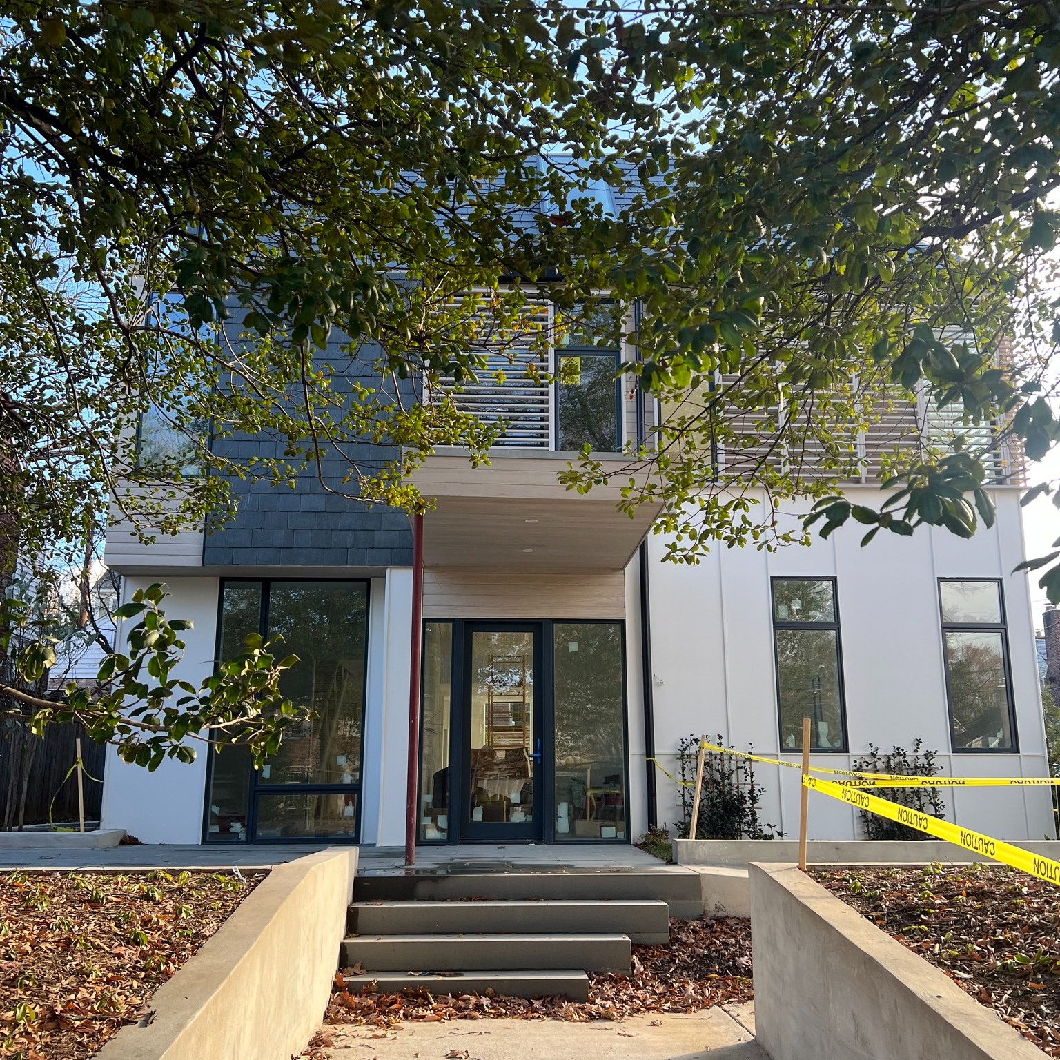 Almost finished with this one of a kind contemporary custom home in DC. #custombuilder #aupark @colleenhealey_architecture
