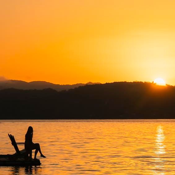 In this oasis where lake meets jungle, the only soundtrack is the song of the earth.
Petén es el futuro.
#gringoperdido #tikal #yaxha #peten #guatemala #mayancity #mayanworld #mayanculture #mayankingdom #perhapsyouneedalittleguatemala #QuePeladoGuate #vistguatemala #soy502 #travel #traveller #traveling #travelinglife #hotel #hostal #jungle #lake #peace #love #happiness #freedom #tranquility #paradise #yoga #yogaplace #yogaeverydamnday