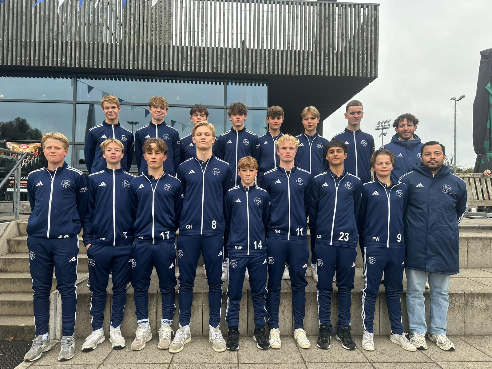 JO16-1 NAAR SUPER B FINALEDAG! ?
14 juni is het zover de Super B finaledag. Hiervoor hebben onze jongens zich geplaatst. Door middel van een poulefase zullen de jongens zich moeten plaatsen voor de finales. Wij zijn in elk geval al super trots op jullie! ?
Zet m op!