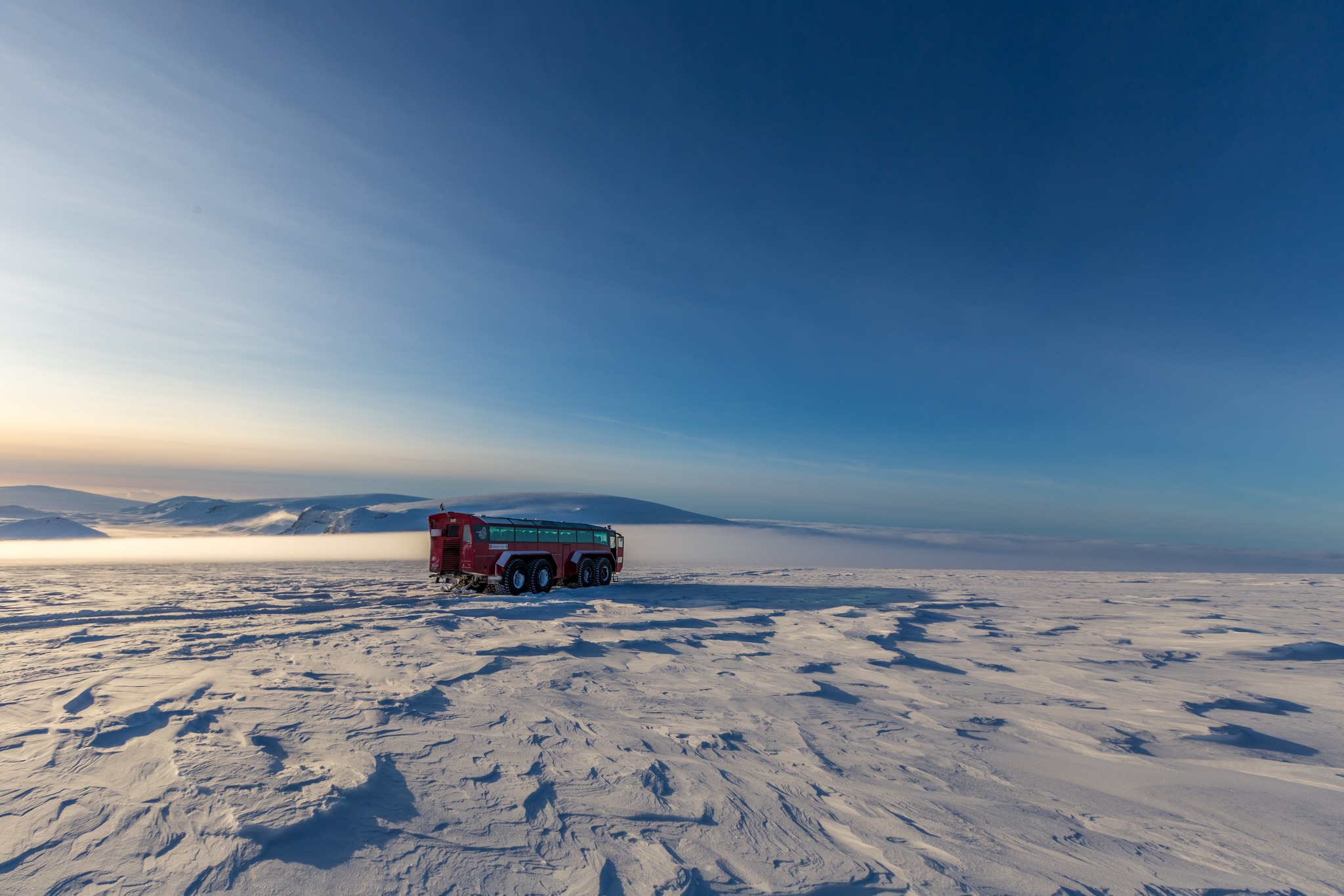 Driving through the Icelandic Highlands, where the earth tells its frozen story ❄️⌛️ Sleipnir Tours takes you to places few ever walk — deep into the heart of Langjökull glacier ?
Ready to explore with us? ?️
#SleipnirTours #Langjokull #Iceland