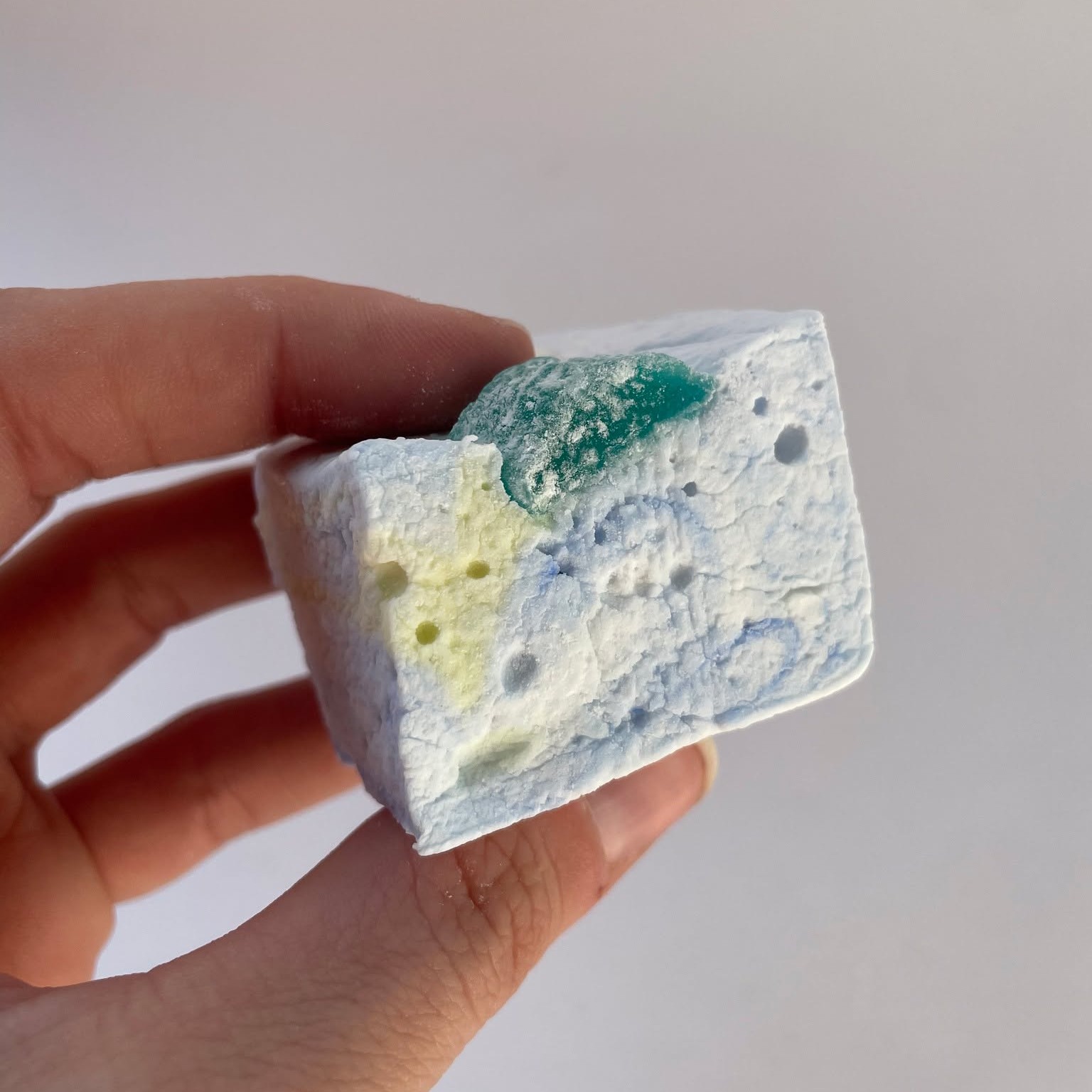 🌊 Introducing our new Swedish Fish Mallow for #WorldOceansDay! 🌊
A refreshing blue raspberry lemonade-flavored marshmallow with a chewy blue raspberry fish inside. 🍋🐟 A perfect bite of ocean-inspired sweetness! 🌊 Dive into something delicious today!
#MallowMunchiesCo #SwedishFishMallow #OceanInspiredTreat #FluffAndFlavor