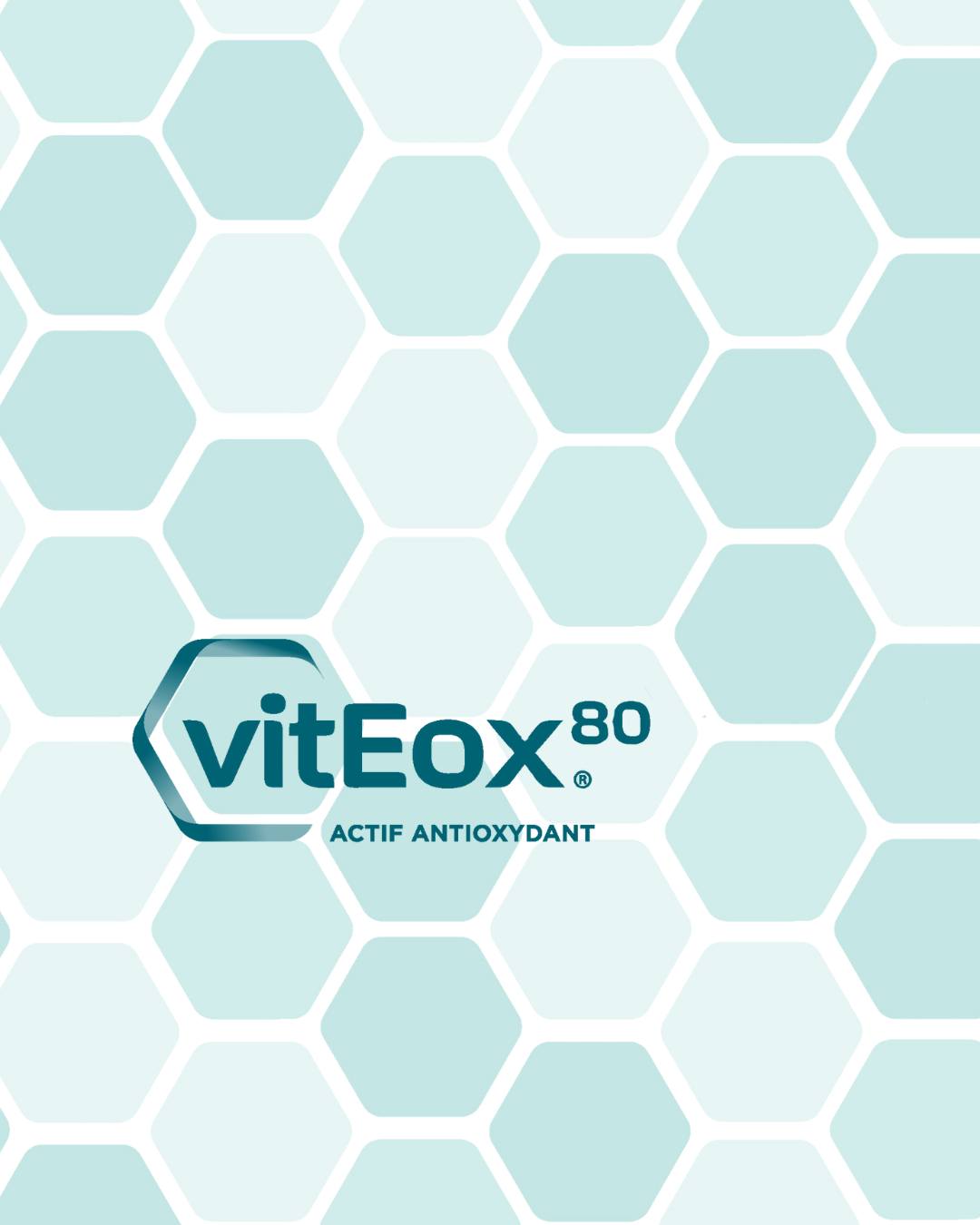 VitEox®80, qu’est-ce que c’est ?
Un actif antioxydant développé par les Laboratoires Genesse pour :
- Lutter contre les radicaux libres
- Renforcer la peau
- Réparer la peau des effets néfastes du soleil
C’est le cœur de l’efficacité des soins ECRAN®.
#innovationpeau #viteox80 #protectioncellulaire #soinaprèssoleil