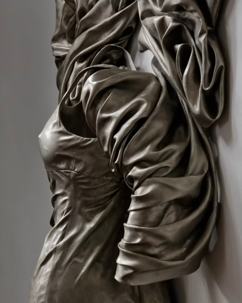 My Nocturnes are coming to Venice!
-----------
Dialoghi Canoviani : Notturni di Karen LaMonte
Museo Correr, Venice, Italy
Oct 23, 2025 - Feb 28, 2026
Karen LaMonte’s life-size Nocturne dress sculptures will be on view in the Canova rooms of the Correr Museum. They open the museum’s new series, Dialogues with Canova, which pairs Canova’s neoclassical sculptures with contemporary works, linking past and present through sculpture.
Learn more: bit.ly/KLM_Nocturnes_Venice
-----------
#nocturnes #dresssculpture #venice #museocorrer
#femalesculptor
#womeninart #womansculptor
#artistlife #lifeinart