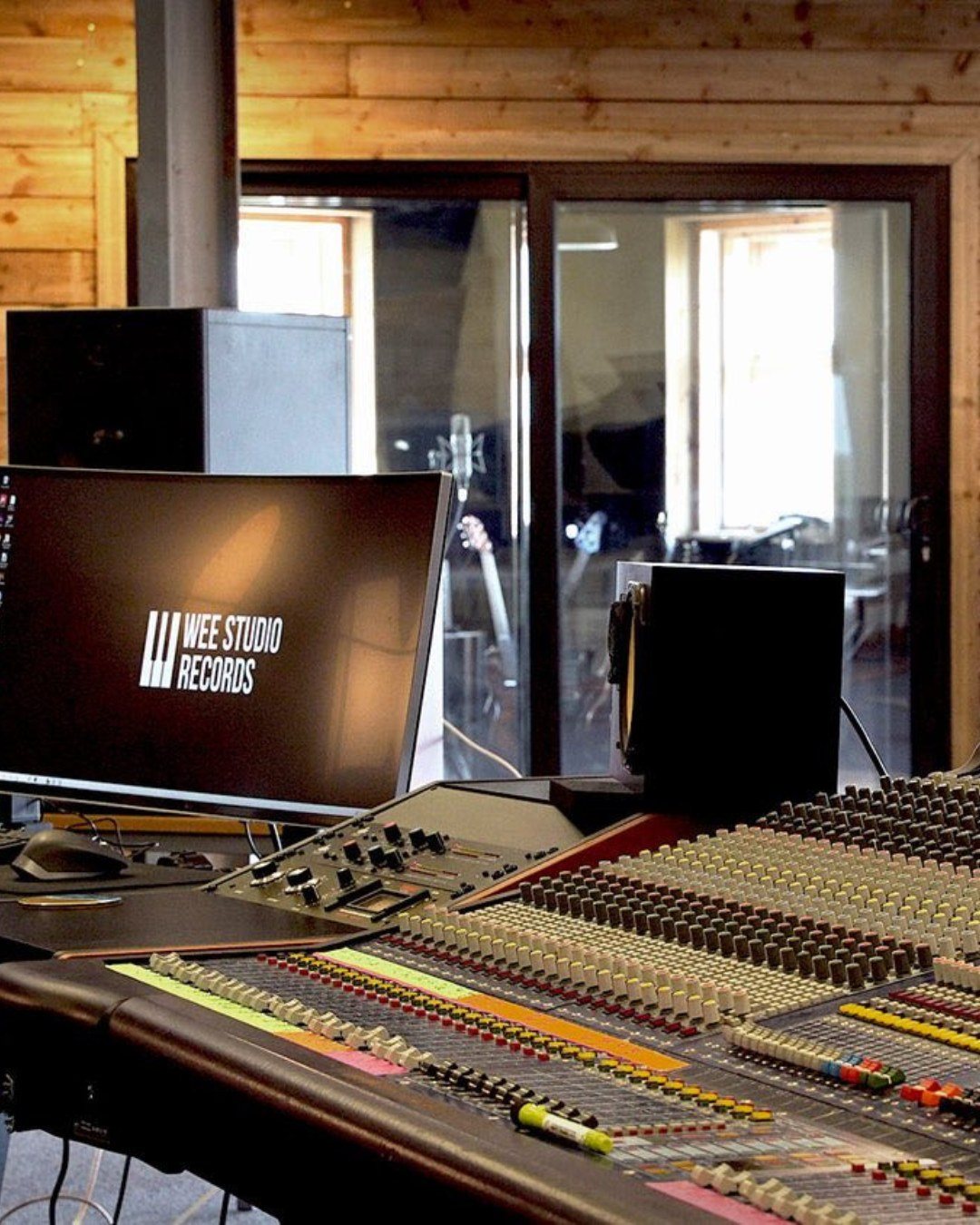 🔦 North Lewis Business spotlight - Wee Studio 🔦
Where music comes to life in North Lewis! @weestudio is a hub for recording, producing, and promoting local talent. From those catchy earworm tracks to community projects, and intimate gigs in the studio giving you the chance to enjoy some local music. With artists including @peatanddiesel, @littlestchicken_, @thelaurettes and @oldblinddogs recording there recently, its a busy "wee" place for creativity!
Keep an eye on social media for news of any upcoming gigs and to get your hands on some new music.
#visitnorthlewis #supportlocal #hebrideanbusiness #isleoflewis #westernisles #outerhebrides #supportlocalmusic #scottishmusic 📸 All @weestudio