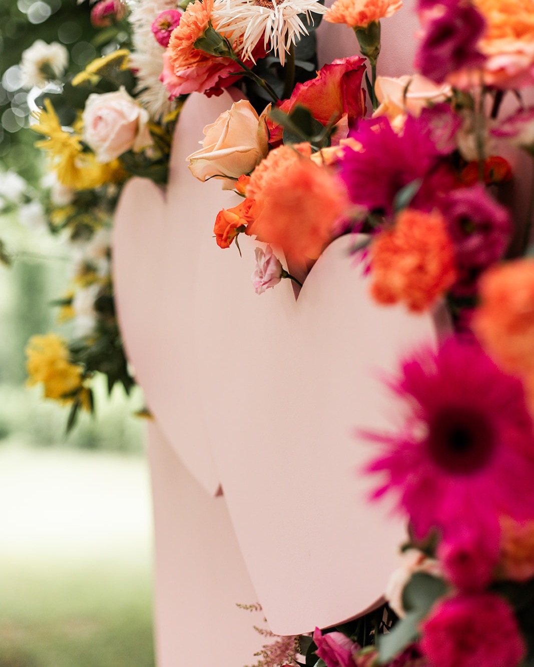 • 𝙲𝚘𝚎𝚞𝚛 𝙲𝚘𝚎𝚞𝚛 𝙻𝚘𝚟𝚎
• Dans ce foyer, il n’y a jamais trop d’amour.
• Cynthia et Julien en sont la preuve vivante : deux amoureux complices qui remplissent leur quotidien de petites attentions. Coeur Coeur Love, c'est d'ailleurs un peu leur slogan, leurs petits noms.
• J'ai pris plaisir à les accompagner dans la coordination de leur journée ainsi que dans la décoration de leur mariage, qu'ils ont voulu à leur image (et réalisé eux-mêmes !) : généreuse, vibrante, et profondément sincère.
📷 @morganeruizwedding 🏞️@domainelecastelet_ 🌻@honka_atelier 🎼@les.petites.pepites.djs 🎤@ladyltrio 🎬@johanel.videos 🍴@cooking4u.fr 💗@madame_vadrouille 💗@ju_aym 🧠 @aimedeuxfois
------
• In this home, there is never too much love.
• Cynthia and Julien are living proof: two soulmates whose daily life is filled with small, thoughtful gestures. Heart Heart Love is, in fact, a bit like their motto — their little nickname for each other.
• I truly enjoyed supporting them with the coordination of their day as well as the decoration of their wedding, which they envisioned in their own image (and created themselves!): generous, vibrant, and profoundly genuine.
#amour #mariage #decorationsdemariage #mariagepoetique #mariage2025 #couplecomplice #mariageromantique #mariagetoulouse #mariage #weddingplannertoulouse #mariagecoloré #colorfulwedding #wedding