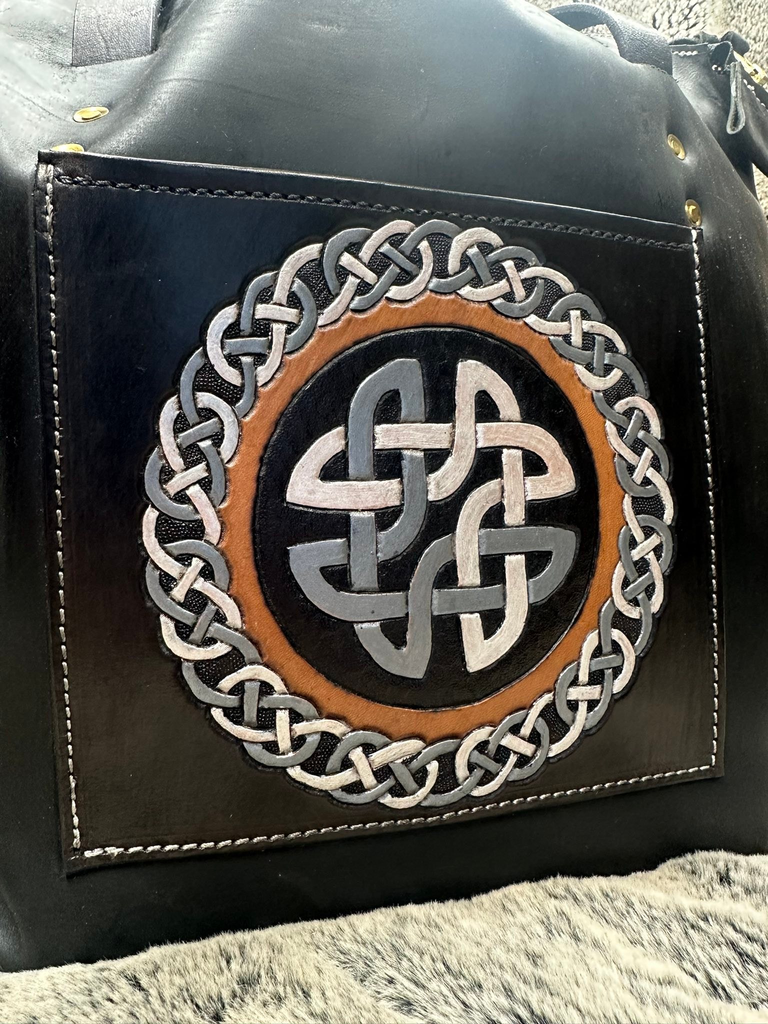 Website shit:
We FINALLY got a chance to add our lastest totes, bodybags, and purses to the website (pretty sure Dawn-Marie added a couple belts to). You should buy 1 or 2, so that I’ve got more huntin and fishing money 😀🍻.
https://www.godbeleather.com/category/body
#DaddyNeedsMoreAmmo
#RealLeather
#Bag
#Belt
#WebsiteUpdate