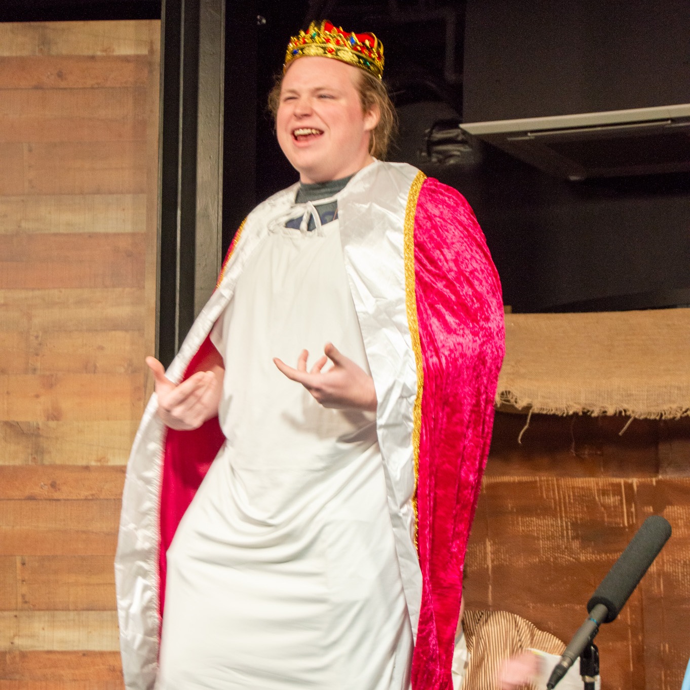 We are still smiling from our Family Christmas experiences! HUGE THANKS to everyone who made it happen! Special shoutout to Santa for making a surprise appearance!
We hope to see you THIS SUNDAY for our Carols & Candles experiences @ 9am or 11am.