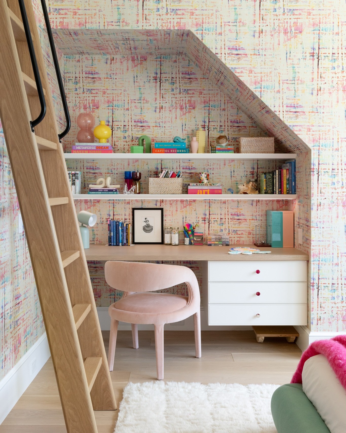 A perfect example of how custom building unlocks potential. By tailoring the millwork to the sloped ceiling, this built-in desk transforms an overlooked corner into a highly usable and thoughtfully crafted space.
Photograph: @emilyobrienphoto_design
Architect: @mcalpinehouse
Interior Design: @changoandco
#luxurybuilder #customhomebuilder #bespokebuilder
#custommillwork #custombuiltins #builtindesign
#designbuildfirm #interiorarchitecture
#craftedliving #craftedspaces #builtwithintent
#kidsroomdesign #customstudyspace
#functionalluxury #thoughtfuldesign
#interiordetails #luxuryinteriors
#customhomes #homeinspiration
#interiorinspo #designinspo