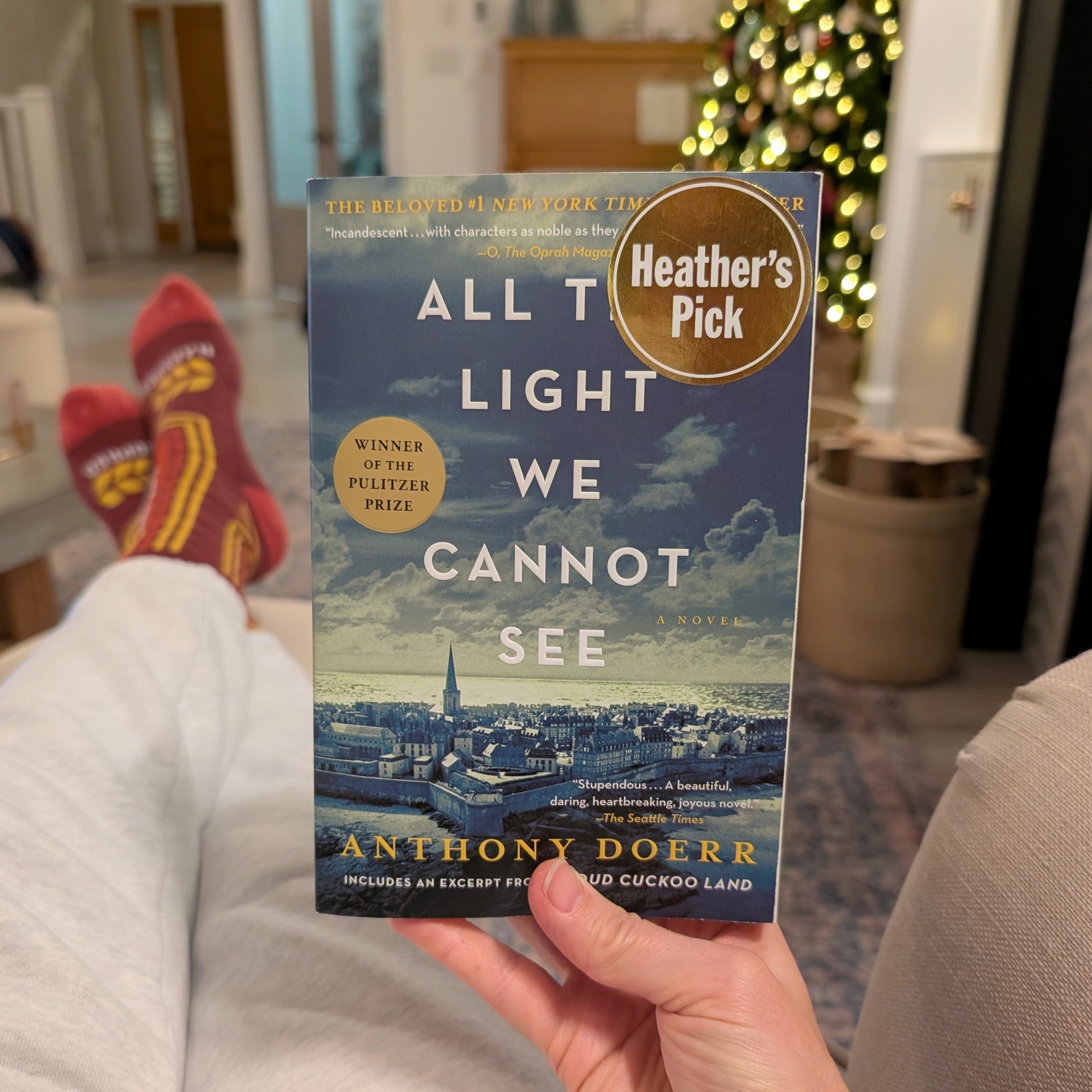 Want some GOOD book recommendations? Here you go; either Jess and I have read all of these books and they are very good! We both love stories of wartimes and the resilience of human beings, I am quite fond of Kate Morton and her writing style.