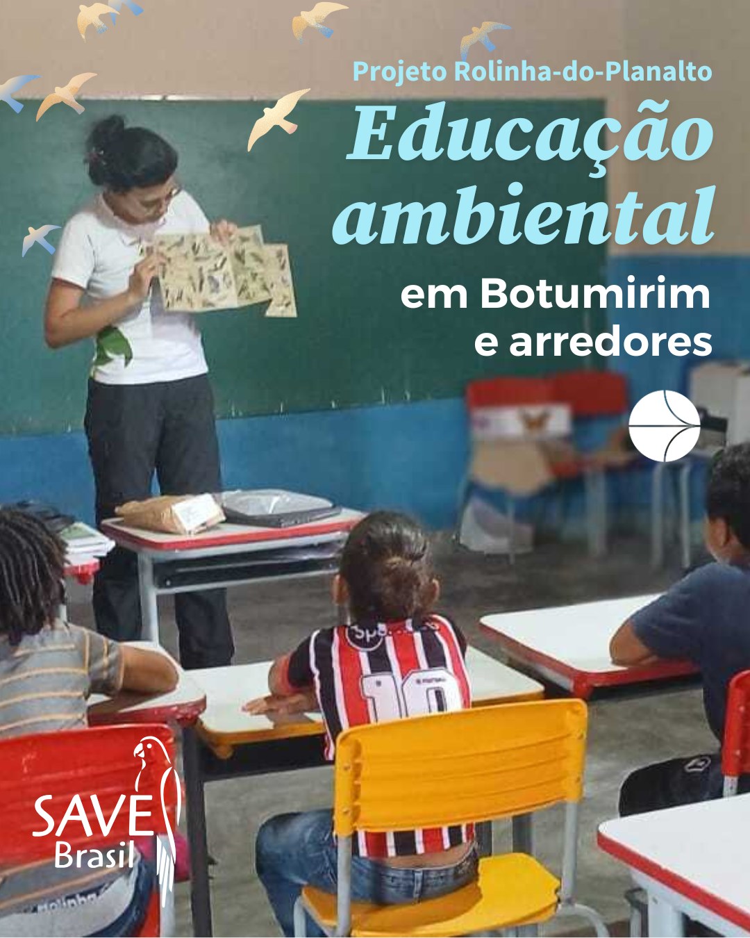 #ProjetoRolinhaDoPlanalto I A educação ambiental está no coração de tudo o que a SAVE Brasil faz 💚🌿. É por meio dela que sementes são plantadas: o amor pelas aves, o vínculo com o território e o cuidado genuíno com a natureza que nos cerca. Quando a comunidade se reconhece como parte da paisagem, a conservação deixa de ser um conceito distante e passa a ser uma missão compartilhada 🤝.
Nos últimos três meses, Botumirim (MG) viveu exatamente esse movimento. O município se tornou palco de uma intensa jornada de aprendizado e conexão, com atividades educativas que reuniram crianças, jovens e adultos em caminhadas pela natureza, palestras ao ar livre e ações nas escolas. Todas essas iniciativas tiveram como fio condutor a rolinha-do-planalto, espécie símbolo do Cerrado e da urgência de sua conservação.
Conduzidas pela bióloga Vitória Gozzo, essas ações já alcançaram 673 pessoas, fortalecendo laços entre conhecimento científico, vivência local e cuidado com o meio ambiente. Cada conversa, cada passo dado nas trilhas e cada material entregue ajudaram a construir um novo olhar sobre o território e sua biodiversidade.
E o trabalho continua! Para 2026, já estão previstas oficinas, capacitações e trilhas interpretativas que darão continuidade a esse trabalho, ampliando o alcance e o impacto das ações educativas do Projeto Rolinha-do-planalto.
Juntos, informados e mobilizados, podemos contribuir não apenas para a conservação da rolinha-do-planalto, mas para a proteção de toda a biodiversidade do Cerrado que depende de nós para continuar existindo 🌎💛.
Compartilhe essa boa notícia! 📣
#savebrasil #educacaoambiental #rolinhadoplanalto #conservação