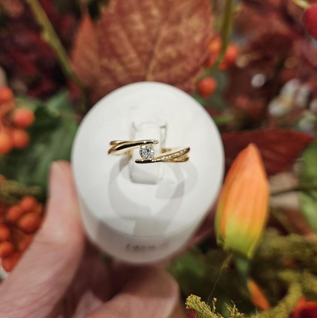 W A U W β¨
Een prachtige geelgouden ring met in het midden een briljant geslepen diamant. De ring kost β¬ 1459,-
#inavanthoog #geelgoud #briljant