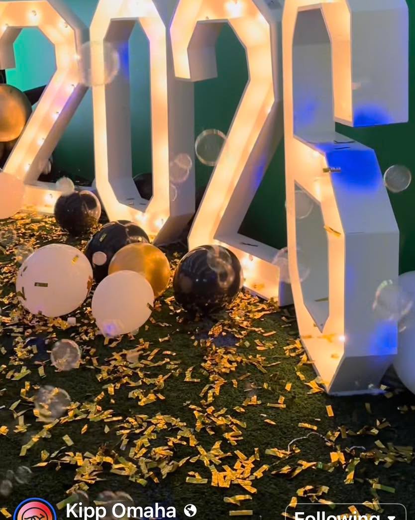Happy New Year! Photo credit to my friends Kipp Omaha!
#marqueelights #Omaha #balloons #marquee #balloondecor #lightedletters #omahanebraska #balloonartist #omahaevents