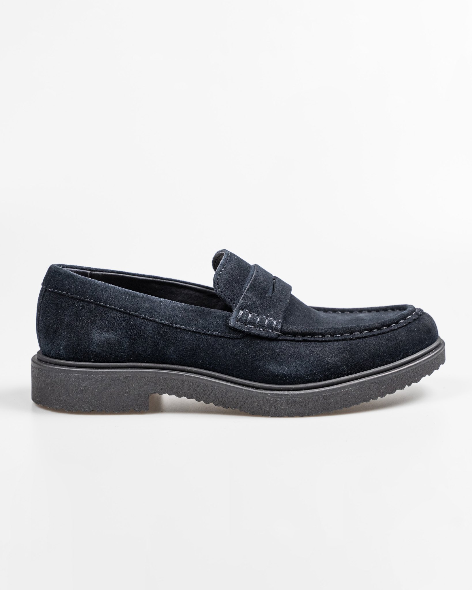 Linee pulite, dettagli essenziali e stile che non passa mai di moda: le nostre proposte uomo nascono per accompagnarti in ogni tua giornata.
Lo staff di Grismondi saprà consigliarti senza esitazioni il paio più comodo per le tue giornate impegnate!