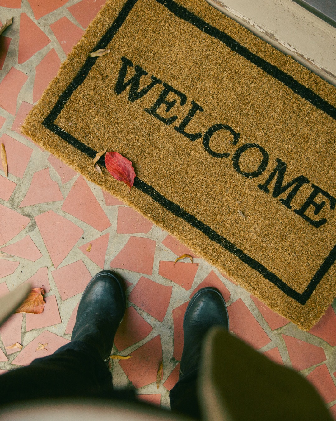 This past weekend was a busy one, but also a fulfilling one - with 10 move-ins!
Our amazing team of volunteers and staff were putting together beds, organizing furniture, and distributing donations so that our residents had what they needed to move in successfully.
At Thrive, we believe everyone deserves a home. So to our newest residents, we say: Welcome Home!