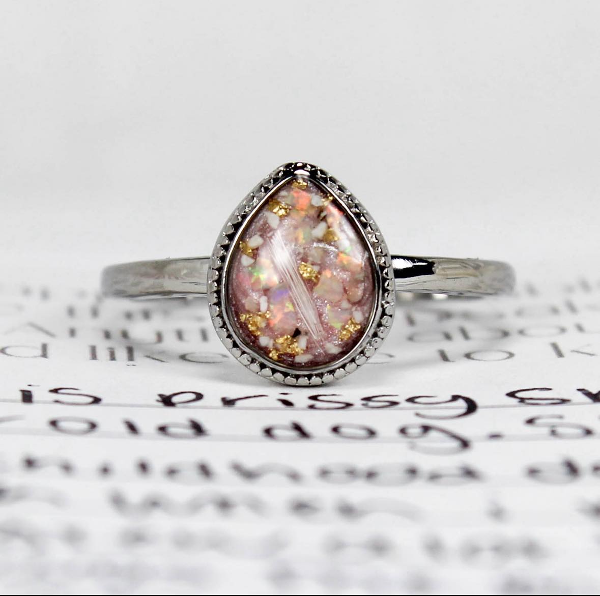 For Prissy💖✨
#dogashesring #petcremationring #dogringhair #petmemorialjewelry #pethairring #pethairmemorial #doghairring #pethairmemorialjewelry #pethairkeepsake