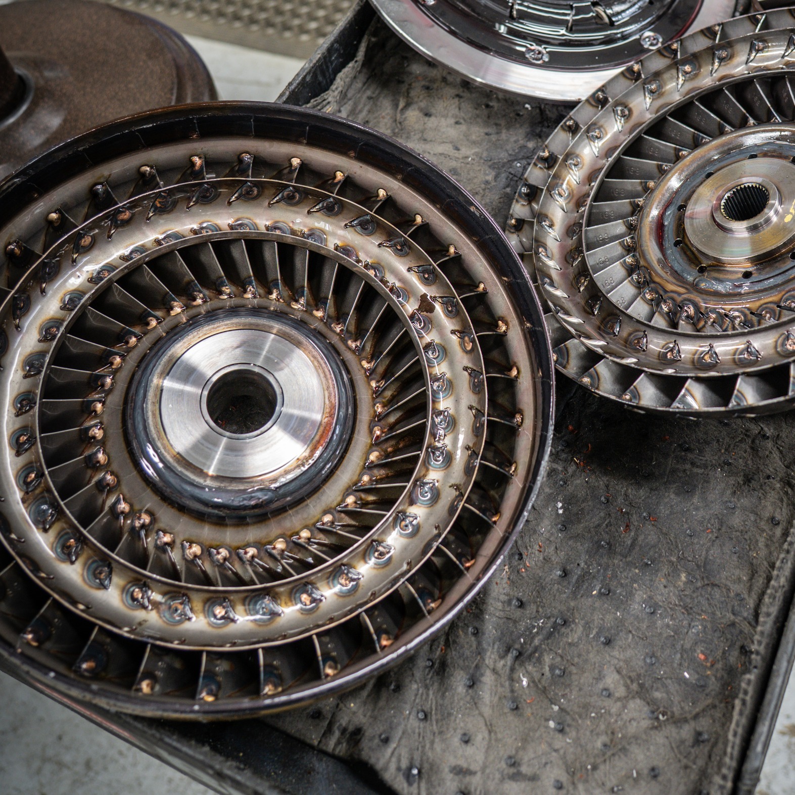 @justacommonrail24v record-setting 48RE torque converter—cut apart for inspection and refresh.
After a 4,XXXHP+ dyno hit and countless 3,XXXHP+ hits and winning Ultimate Callout Challenge , it’s safe to say this converter lived a hard life. Overall, it held up impressively considering the abuse, but Josh isn’t interested in “good enough.”
We’re tearing it down, inspecting every weld, fin, and surface, and rebuilding it with one goal in mind: push the limits even further this season. #48re #cummins #cumminspower #dieselpower #dieseltrucks