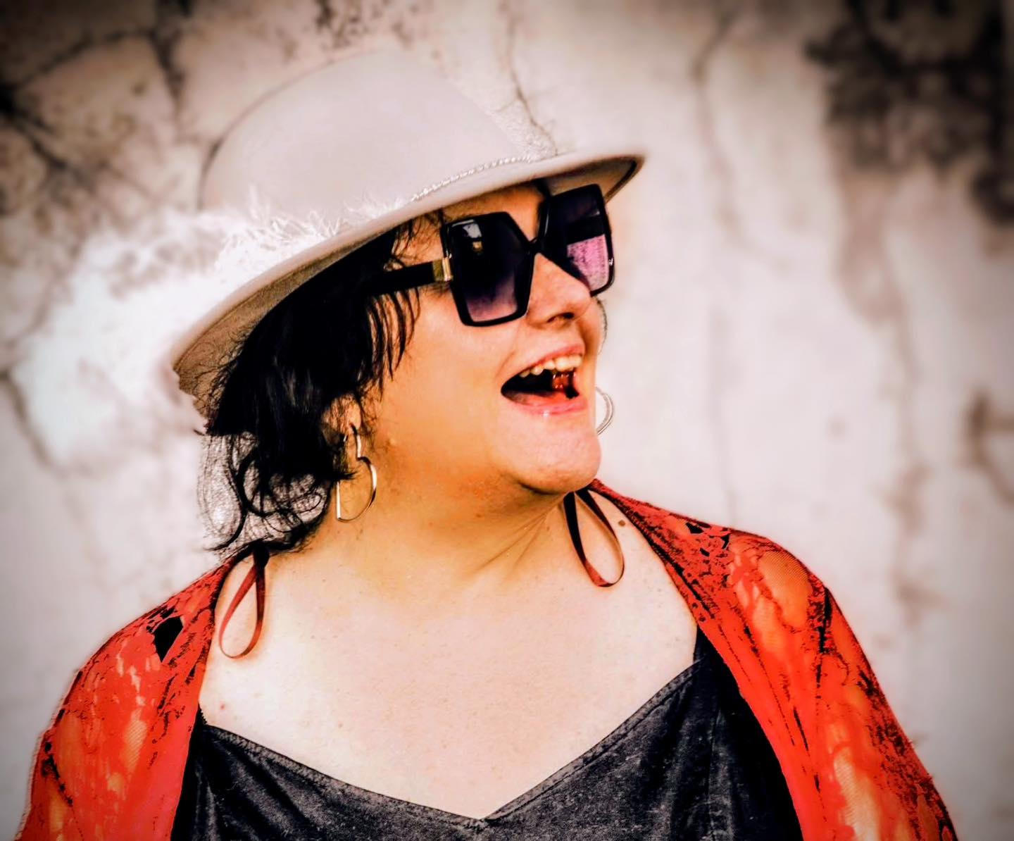 Live at 8:00 pm Saturday night, Charlotte Taylor! Cover charge is $15, doors open at 11:00 am, & the kitchen closes at 10:00 pm. Reservations are not required.
#groundzerobluesclub #saturday #live #music #visitclarksdale