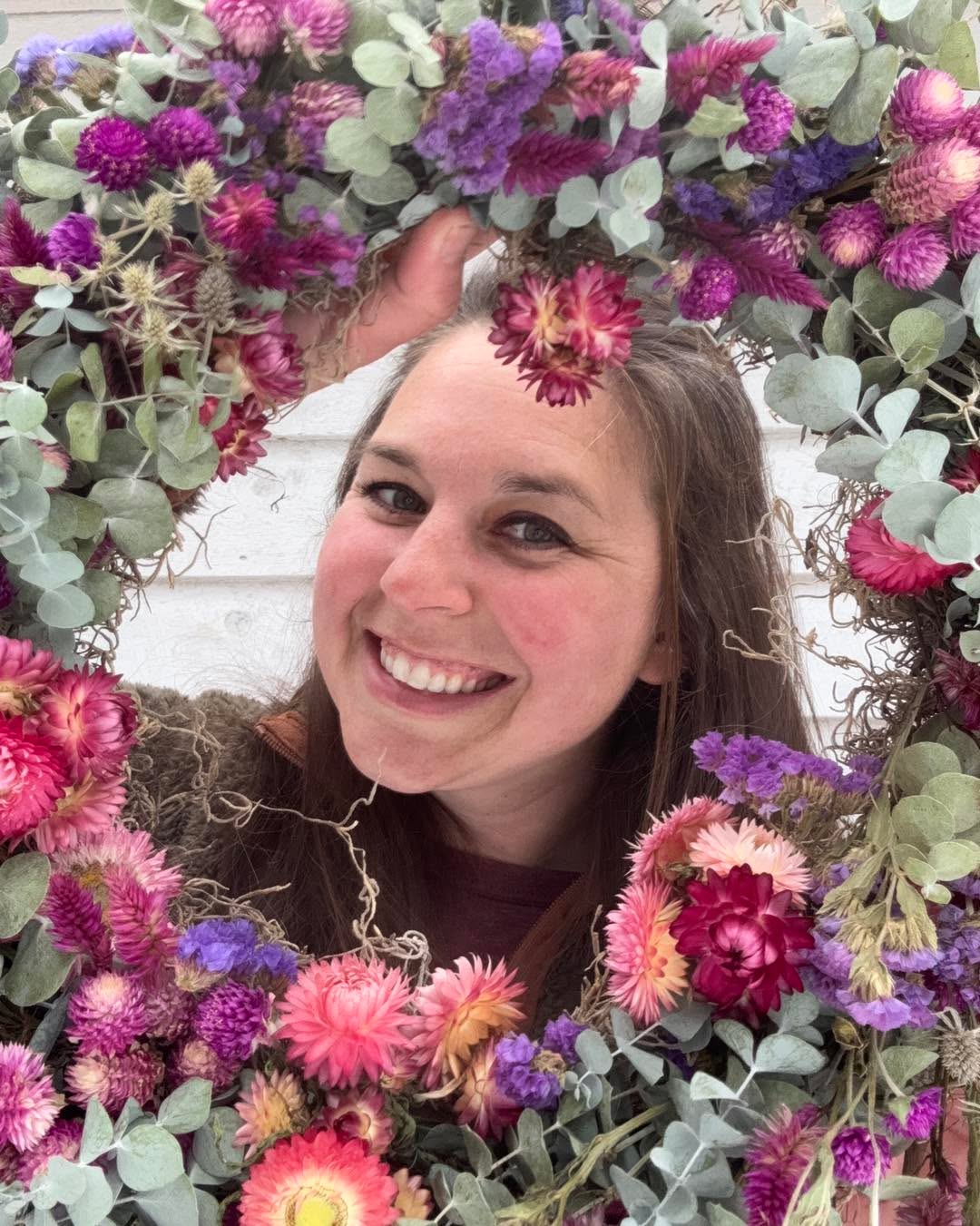 I just love these color schemes on my wreaths and they works so well for Valentine’s Day. All these wreaths are made with flowers from our farm including the eucalyptus. And the best part is they’ll last YEARS if they’re displayed inside! Who wouldn’t want one this valentines?
Open daily through the 14th 10am-6pm
📍345 Kimzey Rd Mills River, NC