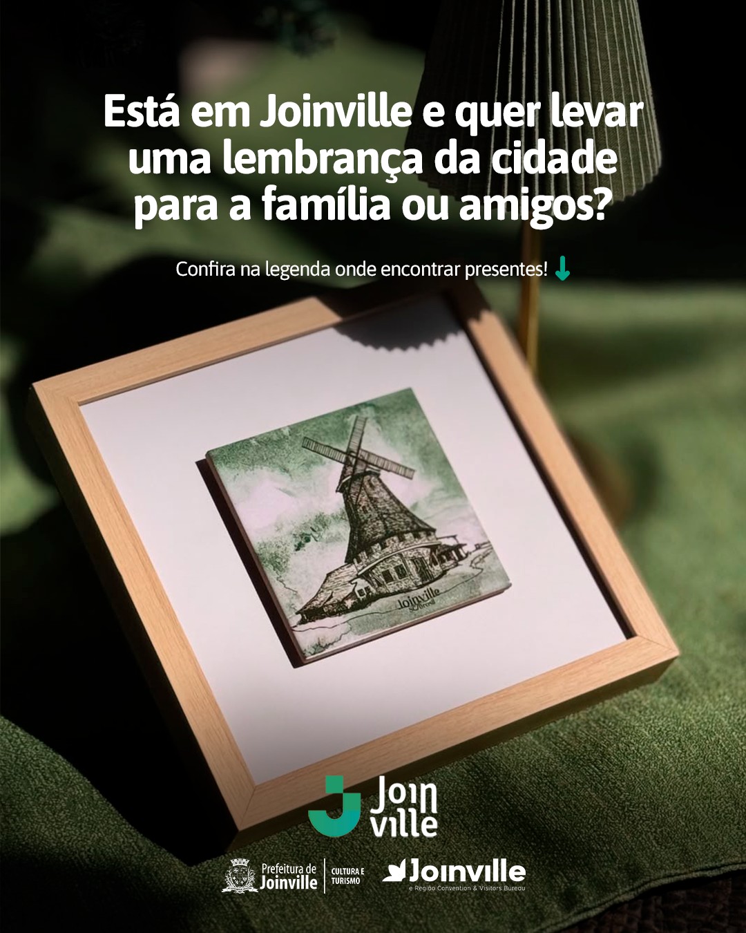 Veio conhecer Joinville e já está pensando no que levar de lembrança? ? A gente sabe, é difícil sair de uma viagem sem separar um presentinho para família ou amigos.
Se a ideia é levar algo com a cara da cidade, aqui vão algumas sugestões:
JoinViva Souvenirs (@joinviva_souvenirs)
➡️ Gifts únicos de Joinville e todos com o toque artístico de Rafaela Hass.
Doce Beijo Chocolates (@docebeijochocolates)
➡️ A loja possui uma deliciosa linha de chocolates inspirada na cidade.
Loja do Instituto Juarez Machado (@institutojuarezmachado)
➡️ Além de aproveitar para conhecer as obras artísticas, aproveite para passar na loja e conferir de perto todas as lembrancinhas.
Delicata Biscoiteria (@delicatabiscoiteriaartesanal)
➡️ Biscoitos artesanais com receita desde 1999 e com visual artístico impecável que vai impressionar.
GutBrau (@gutbraucervejaria), Opa Bier (@opabier), Zeit (@zeitcervejaria) e HaenschBier (@haenschbier)
➡️ Nas cervejarias de Joinville, você encontra cervejas saborosas e diferentes para presentear.
#Joinville #TurismoJoinville #CidadedeJoinville #CidadedeExperiencia