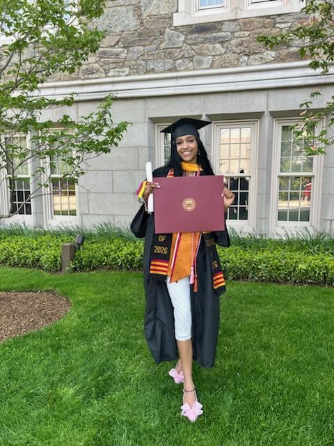 Today, we’re proud to spotlight Genesis (BA ’18), a member of Bellesini’s very first class of girls. ?Join us in congratulating Genesis on graduating from Boston College with a degree in Neuroscience! We are incredibly proud of all she has accomplished and excited to see where her journey takes her next. ? Congratulations, Genesis! Your future is bright, and we can’t wait to watch you soar in this next chapter and beyond. #BellesiniAcademy #LawrenceMA #GraduateSuccess