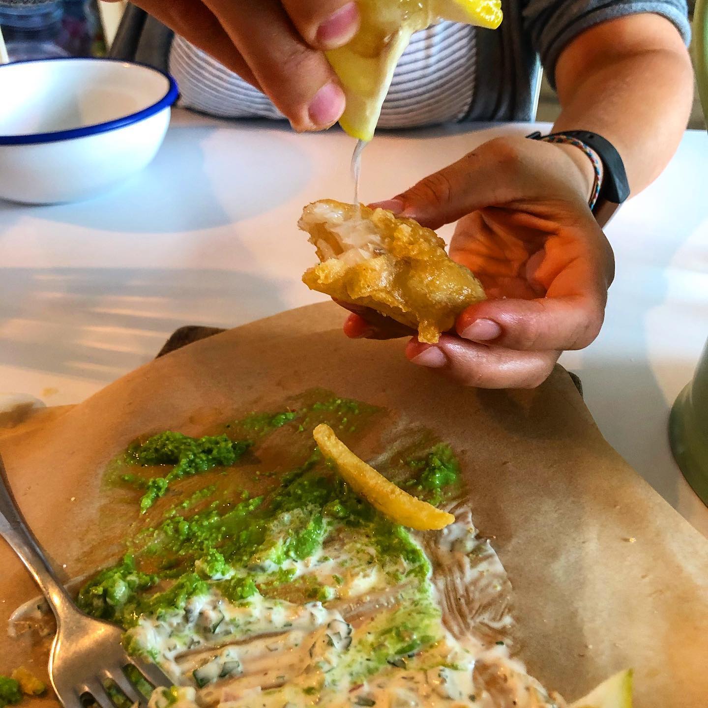 #nothingleft of a #delicious portion of #fishnchips #yummyfood .
.
.
.
.
.
.
#strassenkantine #soulfood #foodtruck #recipeforconcept #beachfood #starnbergersee #seeshaupt