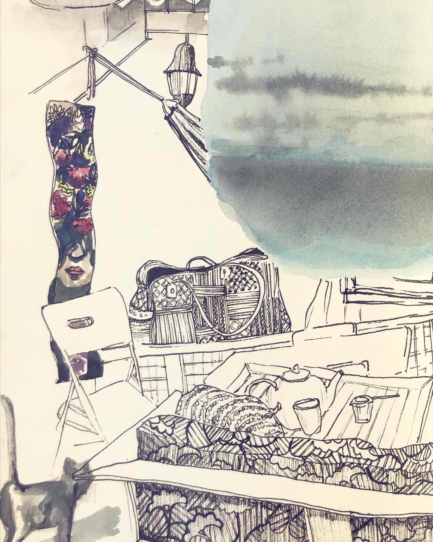 Ça pourrait s’appeler : Une fille pieds nue écoute le bruissement de la mer à travers la fenêtre de son sac et ça fait toute une histoire.
#deconfinementcreatif
#rendezvousducarnetdevoyage
#embarquementimmediat