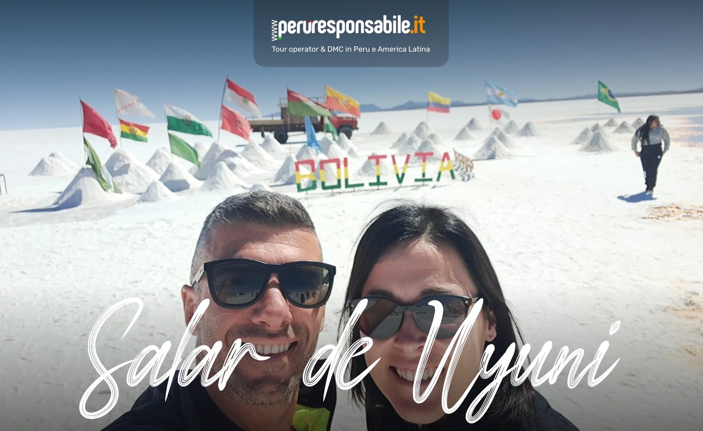 Ce lo sapevi che??!! .......Il punto del Salar de Uyuni dove sono piantate le bandiere del mondo è un luogo simbolico conosciuto come la "Monumento de las Banderas" o il "Monumento delle Bandiere".
Questo luogo unico nel suo genere ed è diventato una sorta di attrazione turistica e un punto di incontro per i viaggiatori da ogni angolo del pianeta. Qui, in mezzo alla vastità del deserto di sale, sventolano centinaia di bandiere di diverse nazioni, lasciate dai visitatori come segno del loro passaggio.
Questo punto colorato offre un contrasto straordinario con il bianco immacolato del sale che si estende all'infinito. Le bandiere aggiungono un tocco di colore e umanità a questo paesaggio altrimenti alieno, simboleggiando l'unione e la pace tra i popoli del mondo.
La pratica di lasciare una bandiera è nata spontaneamente dai viaggiatori che volevano lasciare un ricordo del loro passaggio, e col tempo è diventata una tradizione.
Il "Monumento delle Bandiere" non è solo un luogo per fare foto ricordo, ma è anche un simbolo di fratellanza internazionale, dove si può avvertire un senso di appartenenza a una comunità globale, nonostante le grandi distanze che separano i diversi visitatori.
Durante la visita, molti si fermano a contemplare le bandiere, a scattare foto e a riflettere sul significato più profondo di questo insolito incontro di culture in uno degli ambienti più estremi e meravigliosi del mondo.
Vuoi piantare anche tu la tua Bandera!!!
Eh, allora devi cliccare qui.... https://www.peruresponsabile.it/viaggi-su-misura-in-peru
e scopri tutte le nostre proposte in Peru....e Bolivia!
#peruresponsabile #turismoresponsabile #TurismoSostenibile #peru