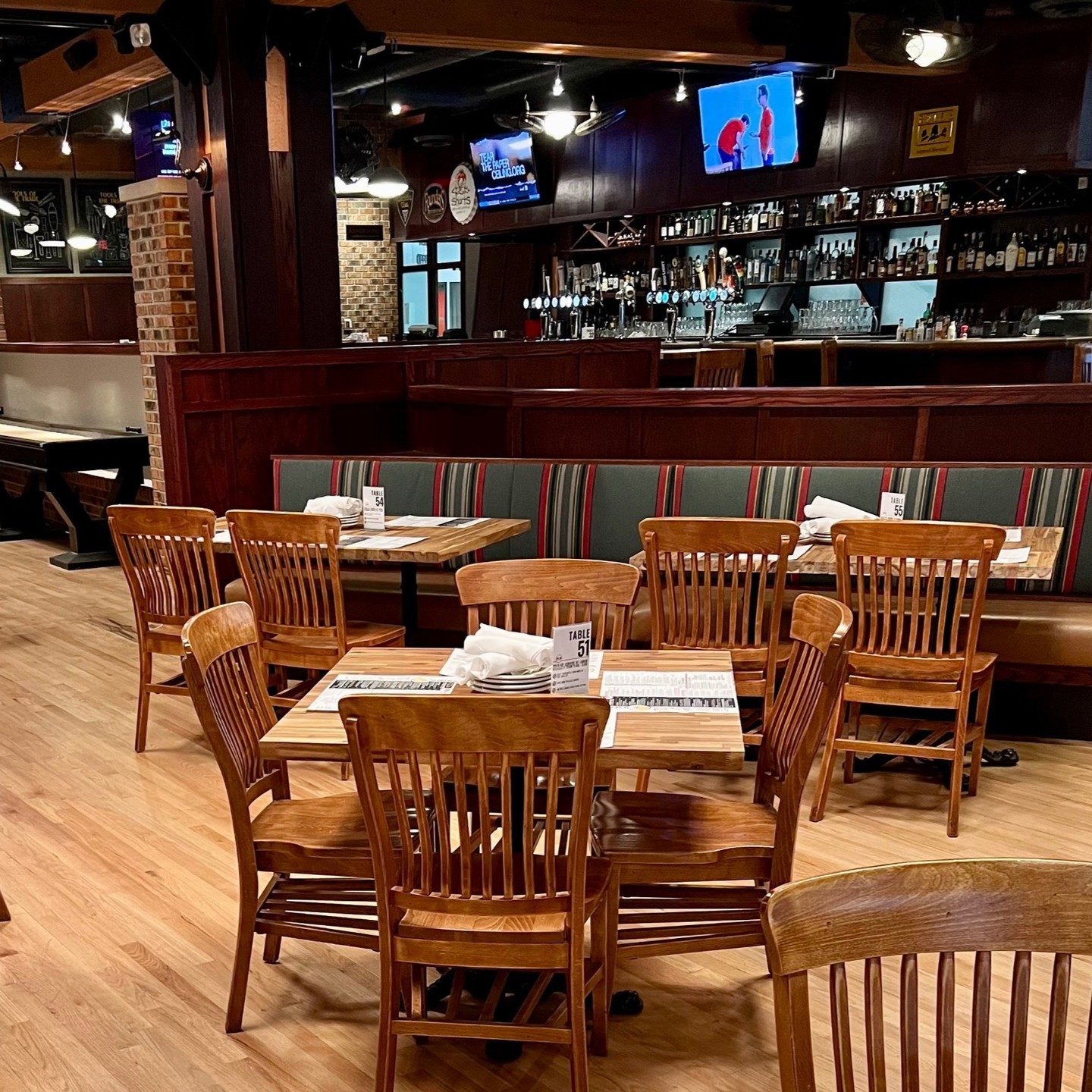 🍔 @hubtavernandgrill, formerly known as Central City Tap House, is a dynamic and welcoming restaurant located right in the heart of downtown Kalamazoo. Known for its casual yet lively atmosphere, HUB offers food and drink menus that are high quality while remaining approachable.⠀
⠀
Guests can enjoy a variety of delicious shareables, wood-fired pizzas, and an extensive selection of whiskey and beer, as well as expertly crafted cocktails. With an open dining room, outdoor seating along the Kalamazoo Mall, and two bar areas, HUB Tavern + Grill provides the perfect setting for gatherings of all kinds, inviting patrons to relax and enjoy the best of what the local dining scene has to offer.⠀
⠀
#hubtavernandgrill #hubtavern #downtownkalamazoo #downtownkzoo #kalamazoomi #kalamazoomichigan #discoverkalamazoo #michiganeats #discoverkzoo #southwestmichigan #kalamazoofoodie #martellskalamazoo #eatlocal #kzoofoodie #kalamazoomichigan #millenniumrestaurantgroup #greaterkalamazoorestaurantweek #kalamazoorestaurantweek2025⠀⠀