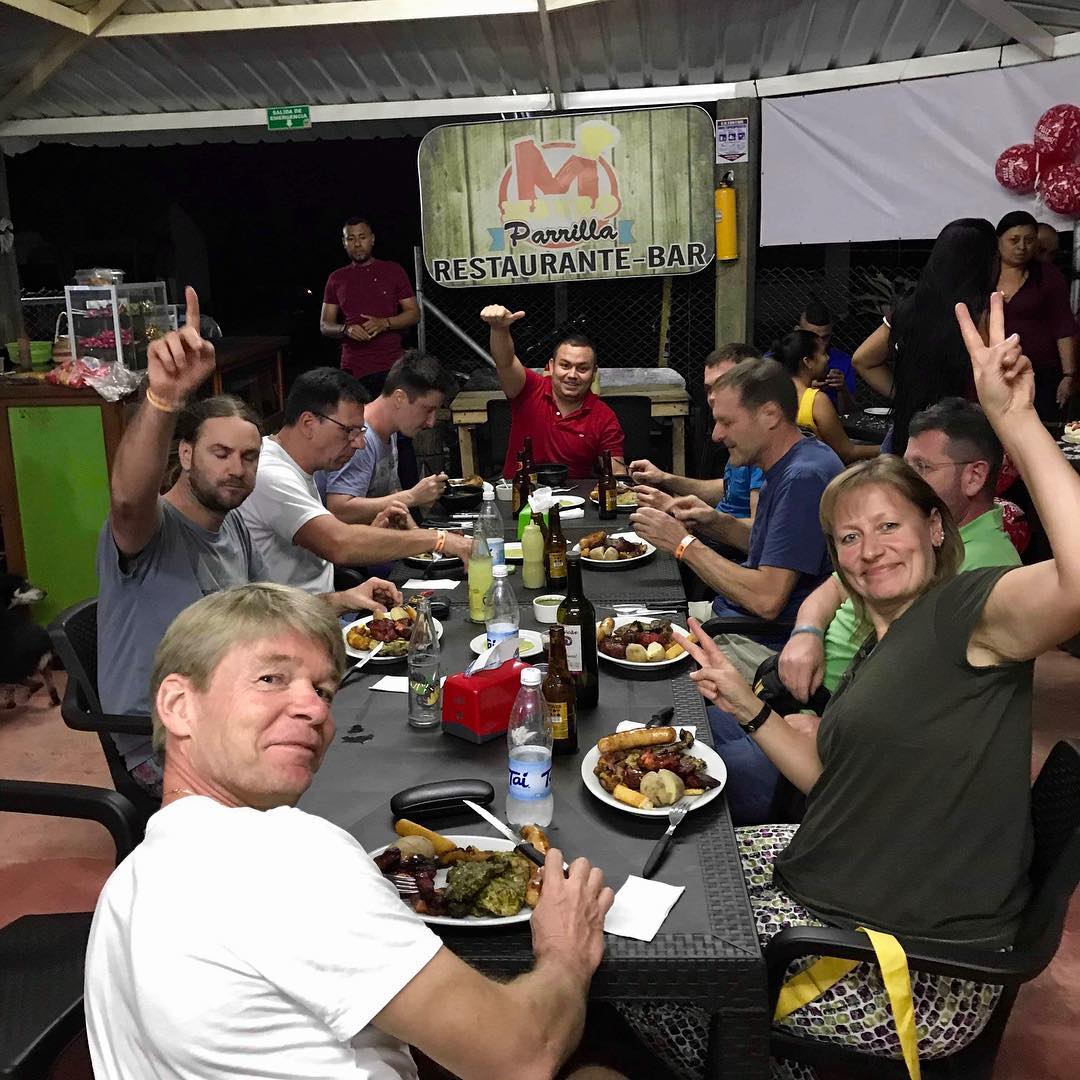 Amazing tour in Colombia🇨🇴 with @flugschule_wildschoenau Thanks to @phi_paragliding for the amazing glider🤘🏽☀️Besides amazing flying days, we love to enjoy delicious Colombian food with the group🥩🍗🌽🍕🌶
•
•
•
#paraglidingtours #flugschulewildschönau #phiparagliders #paragliding #colombia #home #progressiontour #thermalling #soaring #groundhandling #crosscountry #xcflying #flying #parapente #colombianpower