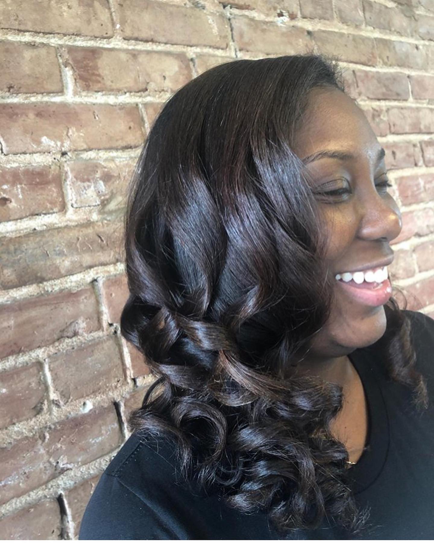 Blow out from one of our amazing stylists @iamnaturalhair 😍
Her client is natural & her blowout will still last 2 weeks! (even in this heat)
_______________________________________________________
#naturalhairstyles #rvahairstylist #rvahair #richmondhairstylist #naturalblowout 